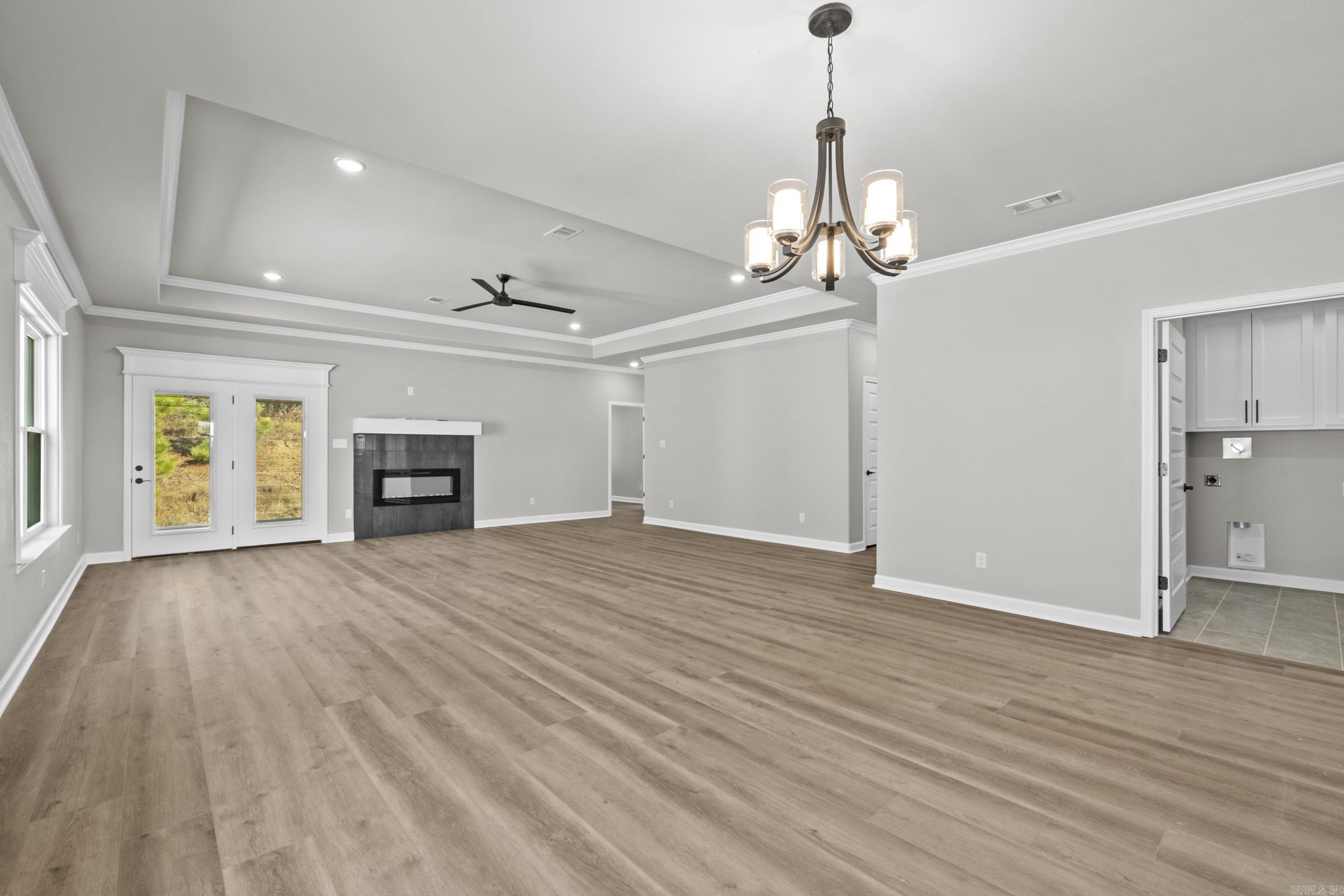 WANDERING RIDGE - Residential