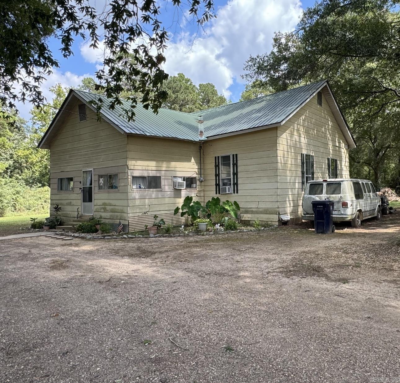 This 3 bedroom 1 bathroom house can either be rented out or a nice starter home. Situated out of Monticello city limits, on a 2.25 acre lot with a shop for storage. This is a must see to see the full potential of this home.
