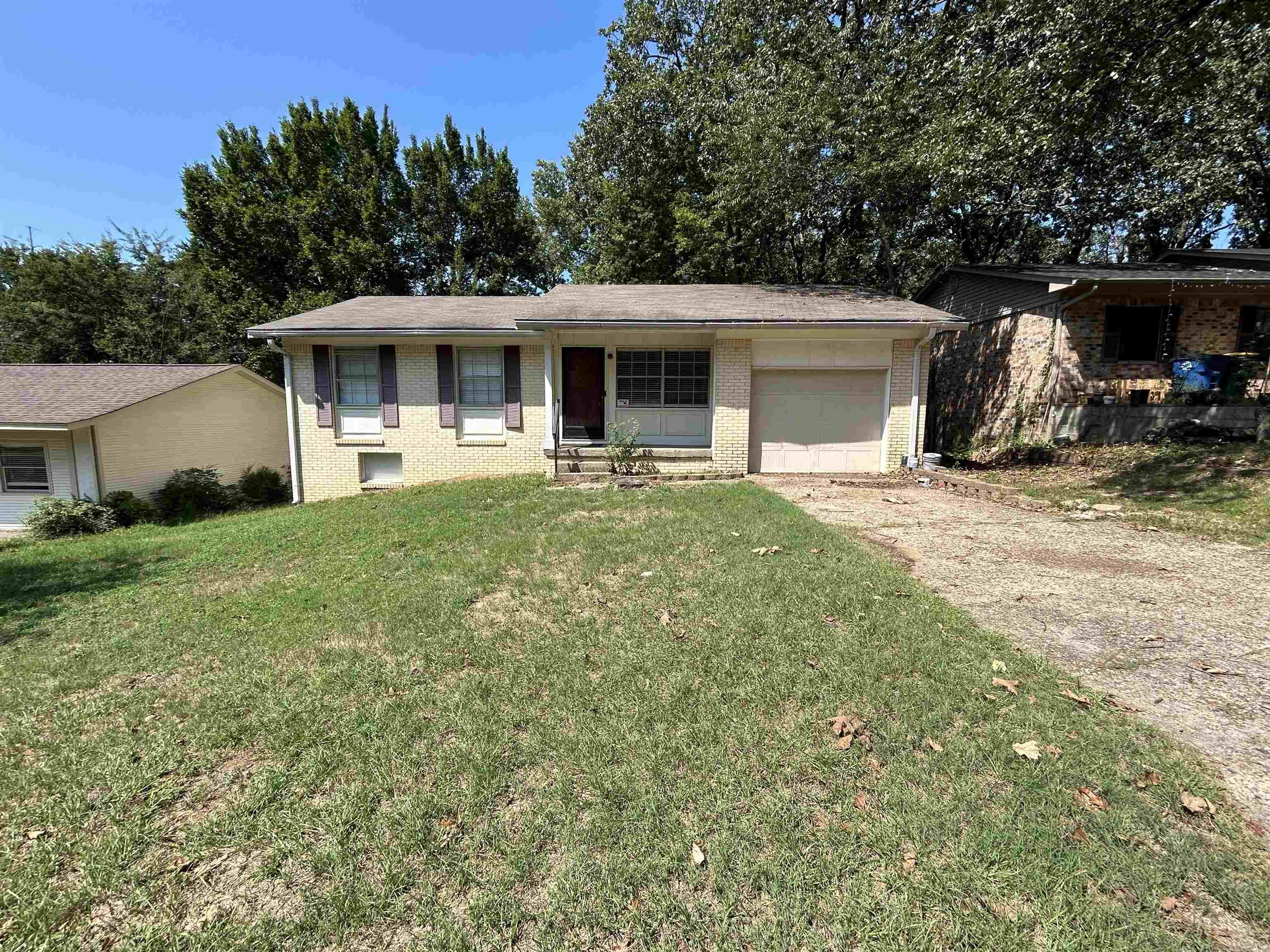 New Property for Lease! Beautiful 3 bedroom, 3 bathroom two-story house. Spacious and perfect for comfortable living. Don't miss outāgive us a call today to schedule a viewing!
