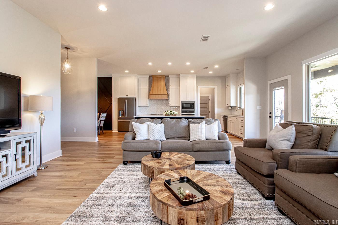 MAUMELLE VALLEY ESTATES - Residential