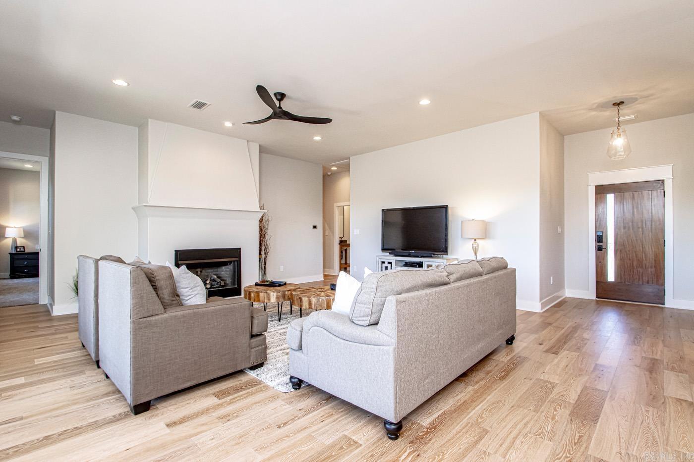 MAUMELLE VALLEY ESTATES - Residential