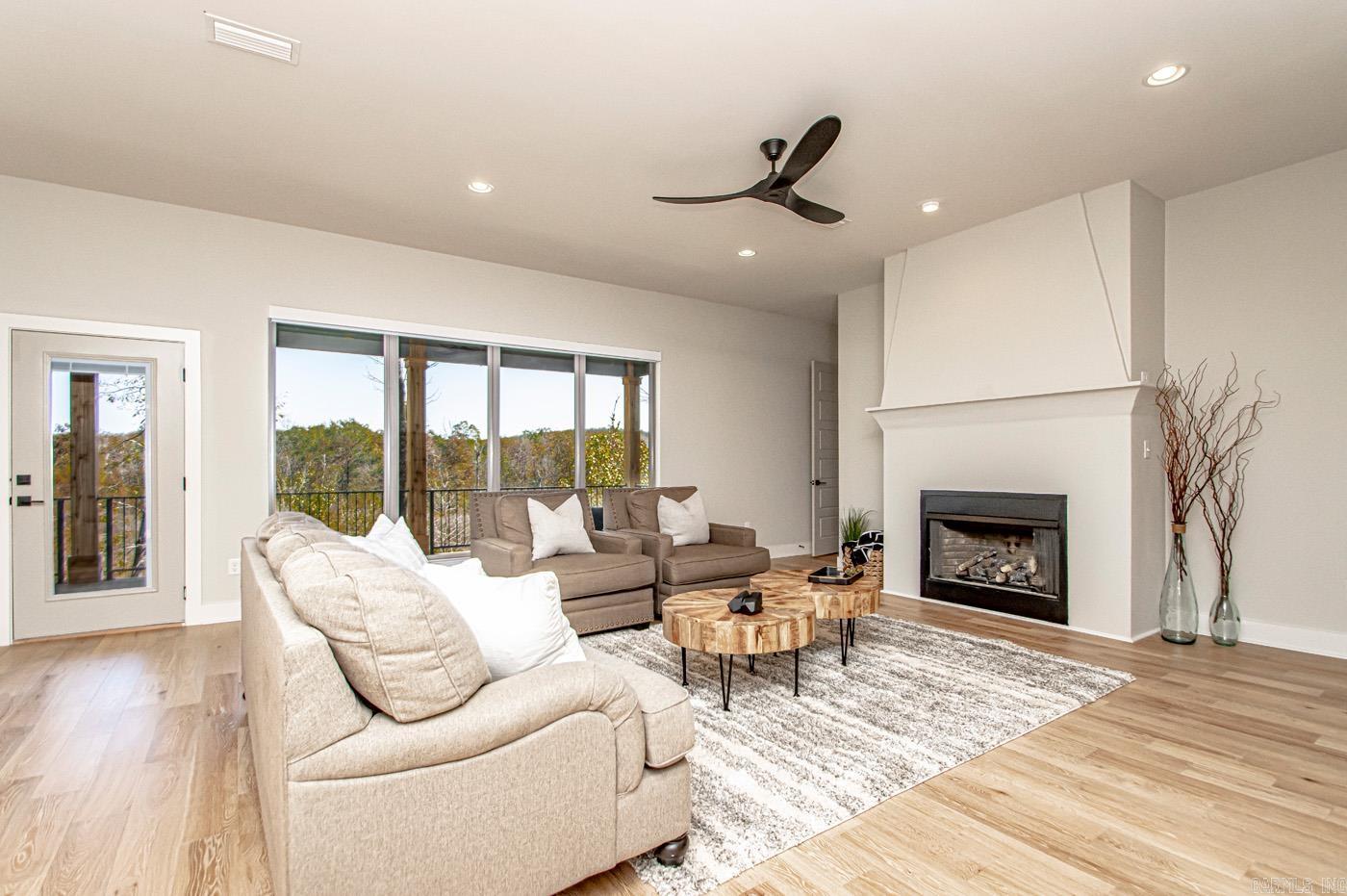 MAUMELLE VALLEY ESTATES - Residential