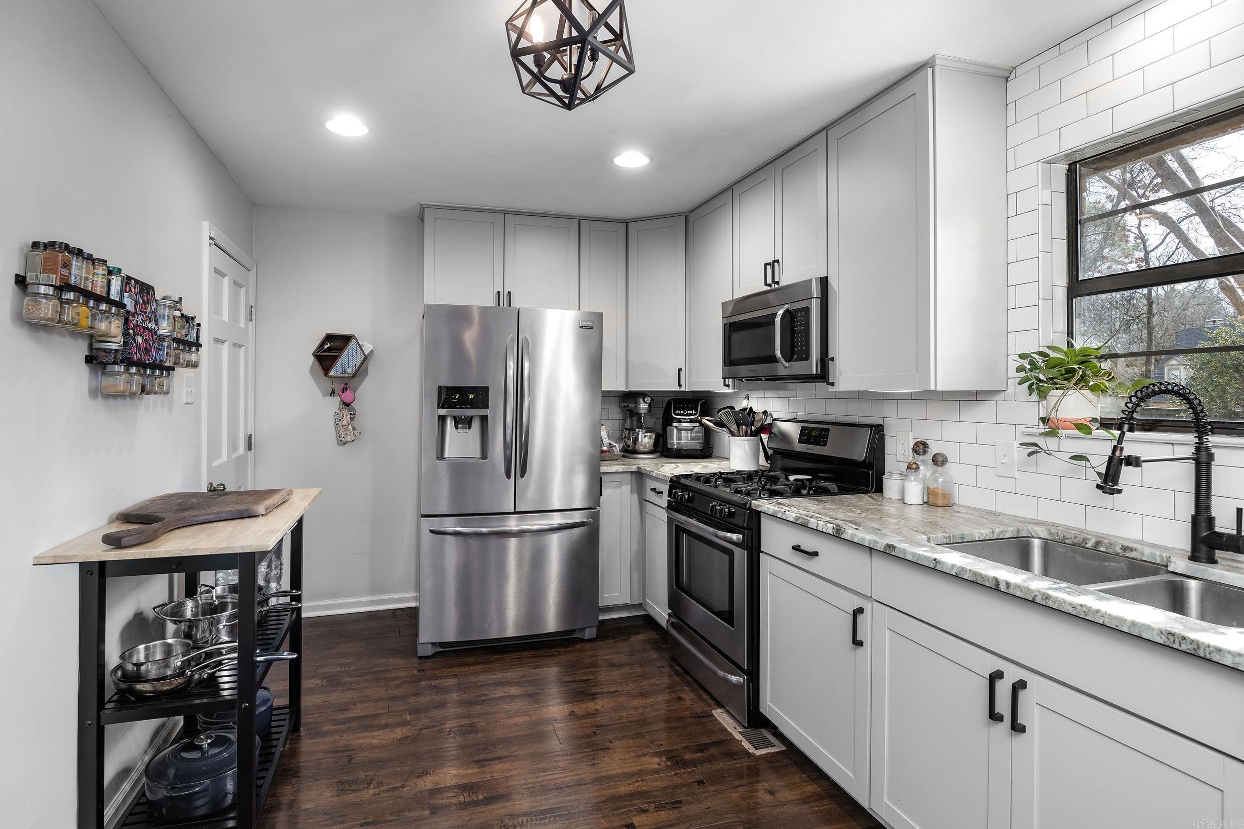 ECHO VALLEY - Residential