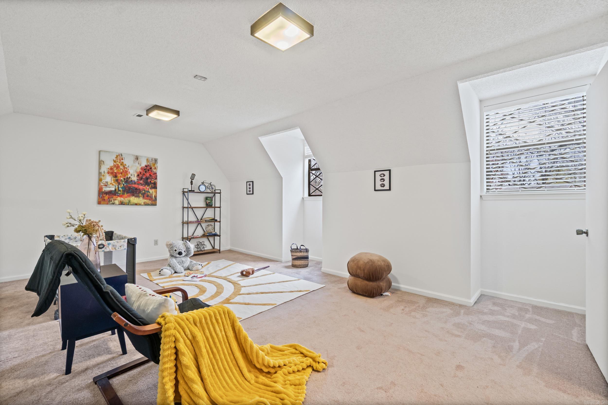 LAKEWOOD NE - Residential