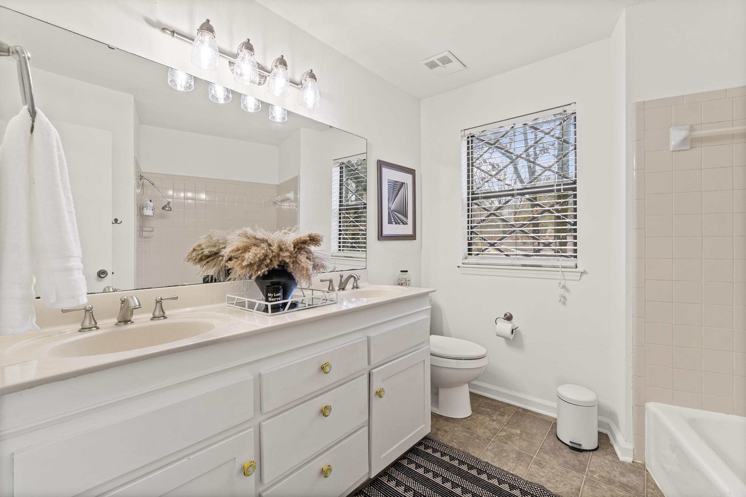 LAKEWOOD NE - Residential