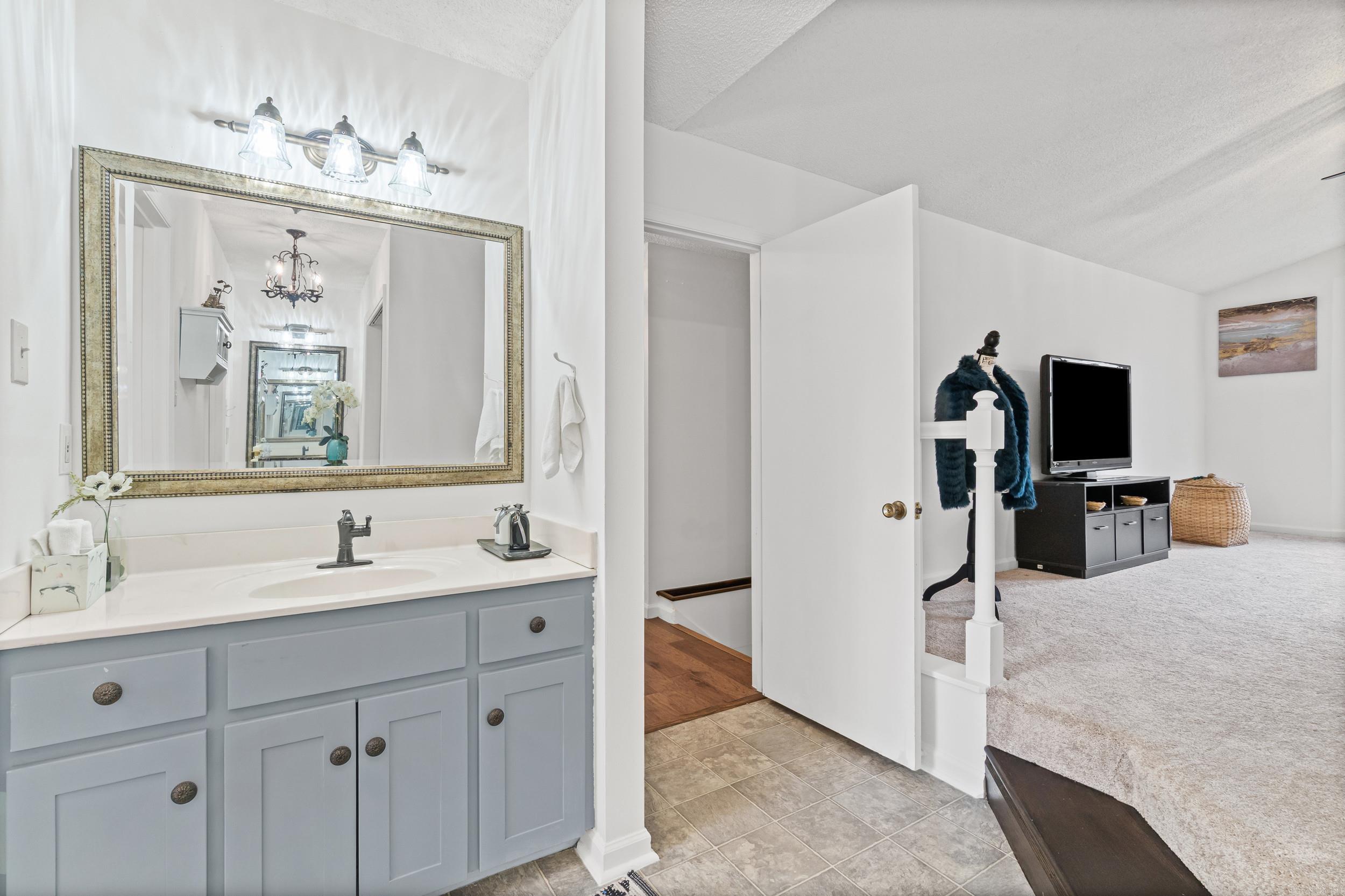 LAKEWOOD NE - Residential