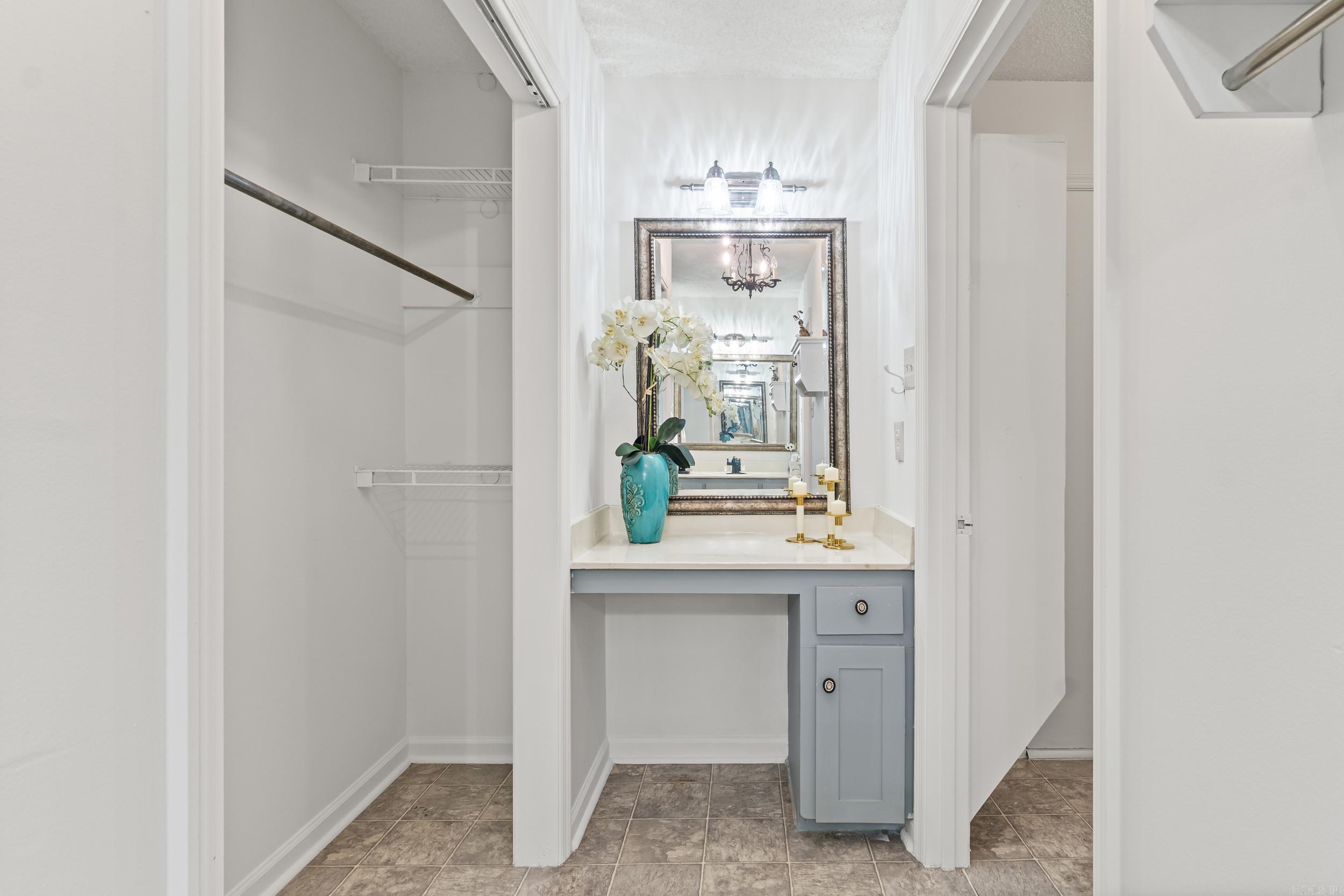 LAKEWOOD NE - Residential