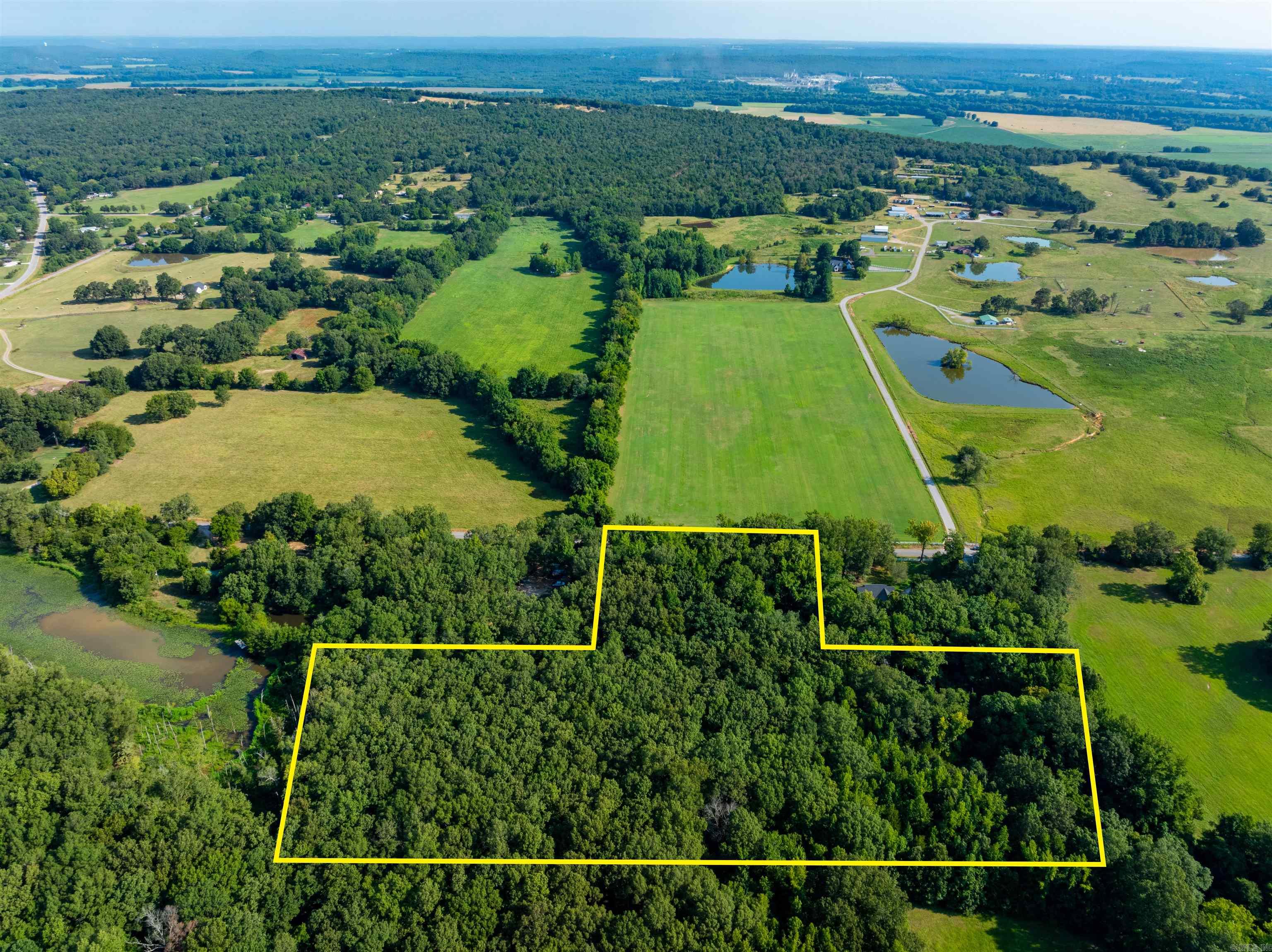8 +/- Acres with Creek on Paved Road ā Just Outside Batesville, AR Discover the perfect blend of convenience and country charm with this 8 +/- acre tract located just minutes from Batesville, Arkansas. Situated on a paved road in Independence County, this property offers an ideal setting to build your dream home while enjoying the peace and beauty of rural living. Electric and water available at road. Property Highlights: 8 +/- acres with level to gently rolling terrain Paved road frontage for easy year-round access Utilities available at the road (per seller) Plenty of space for a custom home, shop, barn, or hobby farm Whether youāre looking for a private homesite, a weekend retreat, or a place to start a small homestead, this land offers the flexibility you need. The wooded areas provide natural privacy, and the open spots make building simple. Only a short drive to Batesvilleās schools, shopping, dining, and healthcare, this property is perfectly located for those wanting country life without sacrificing convenience.