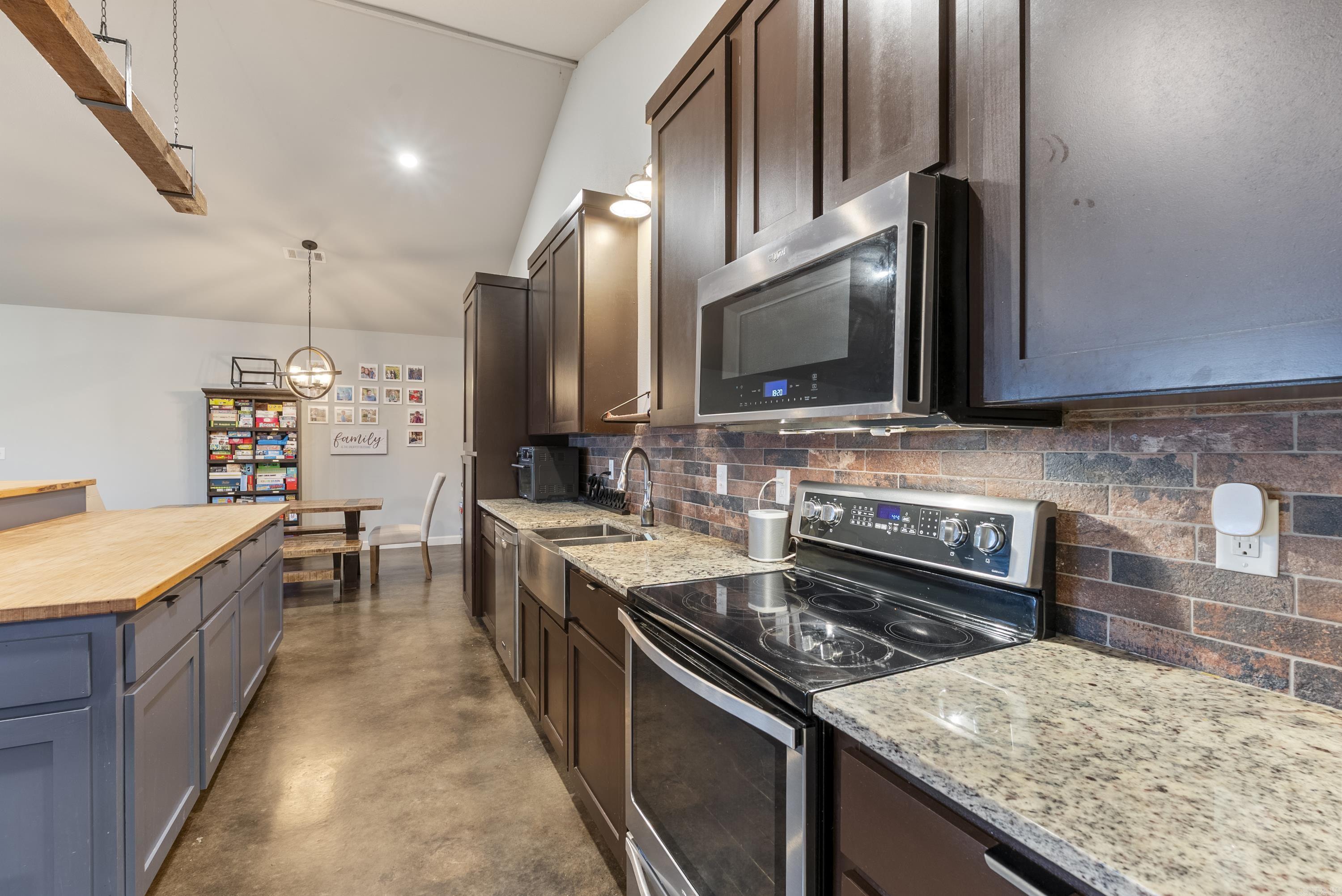 Metes & Bounds - Commercial Sale