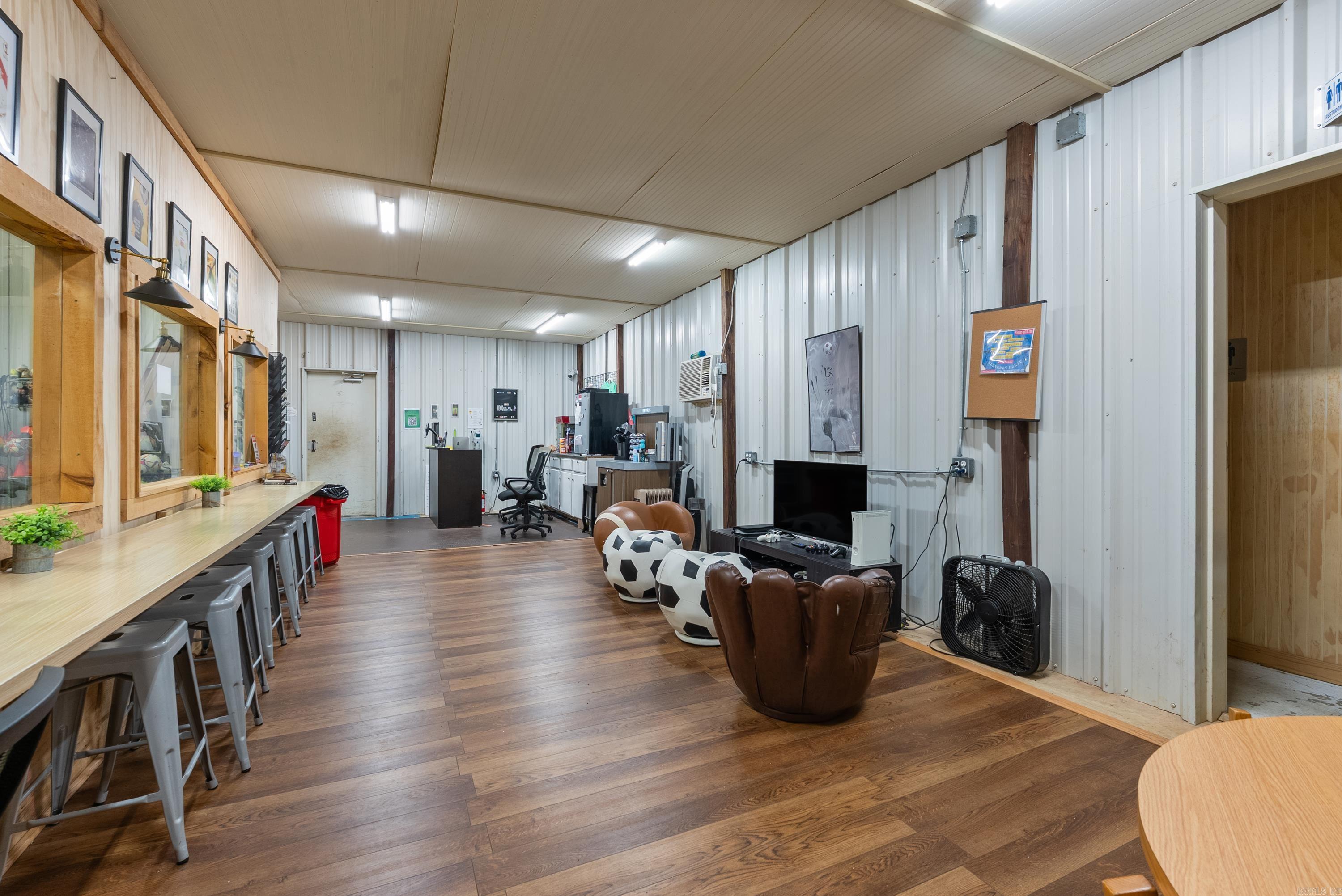 Metes & Bounds - Commercial Sale