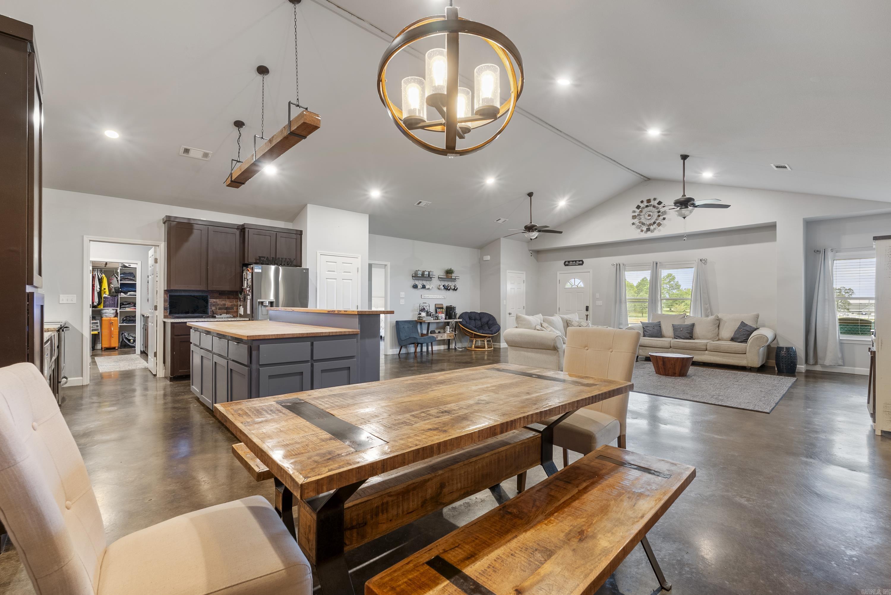 Metes & Bounds - Commercial Sale