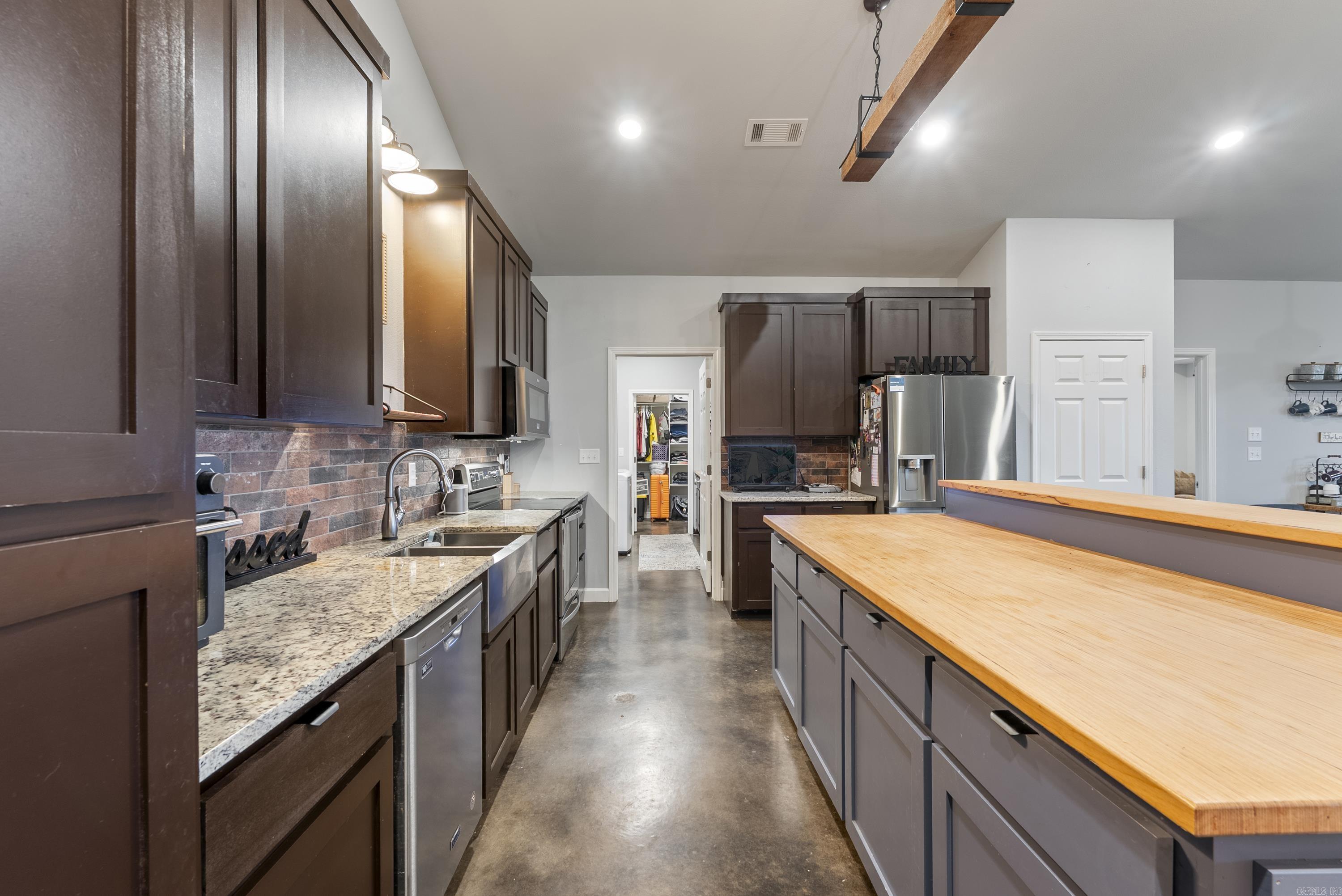 Metes & Bounds - Commercial Sale