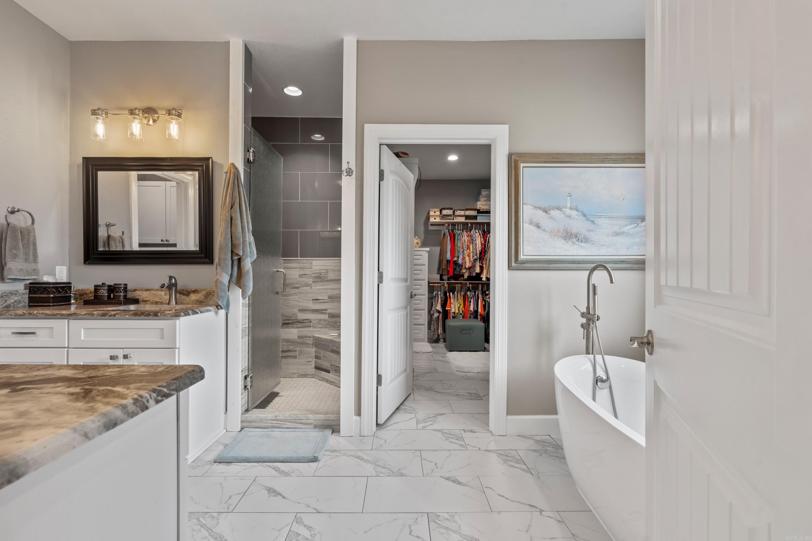 ALTA VISTA - Residential