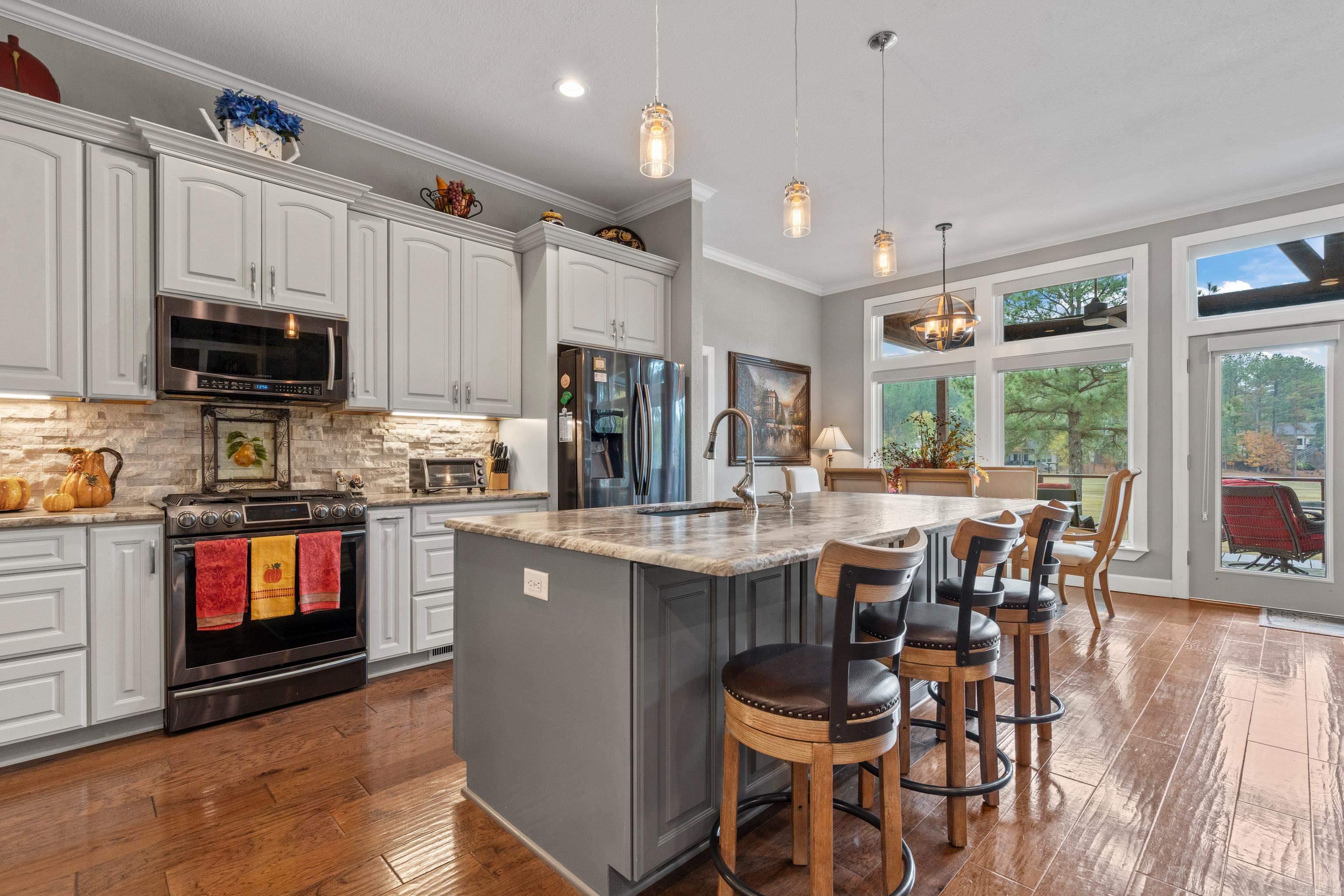 ALTA VISTA - Residential