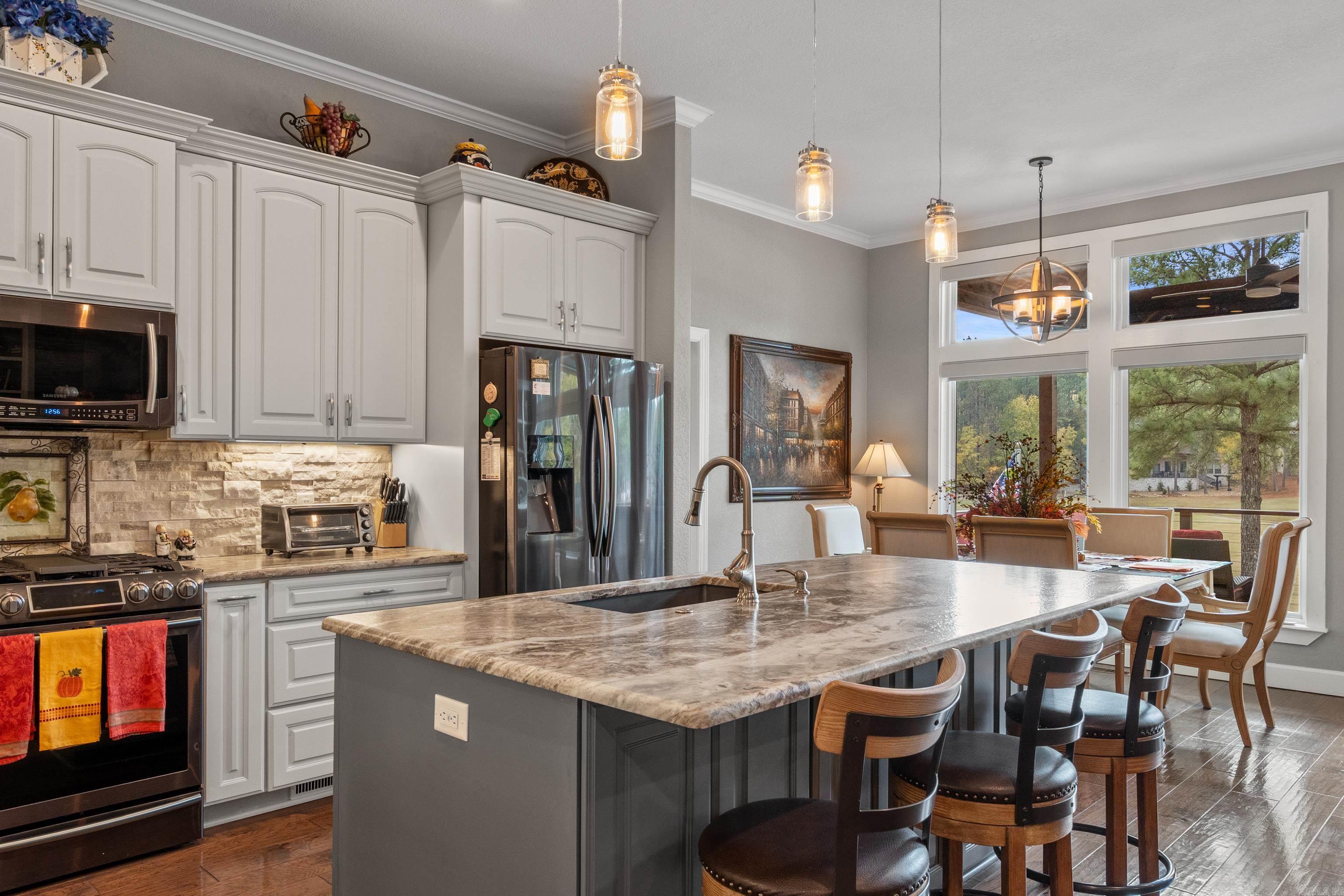 ALTA VISTA - Residential