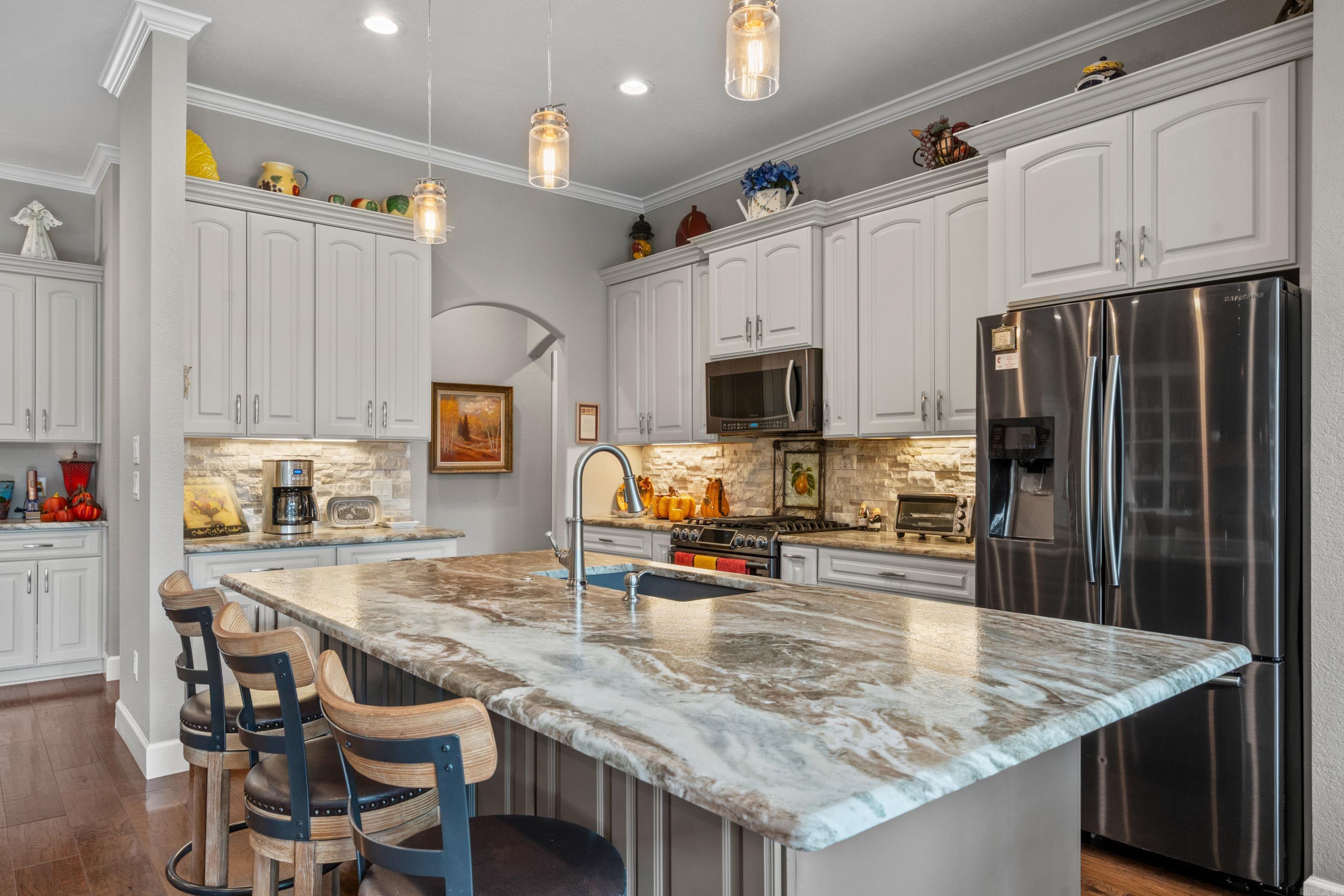 ALTA VISTA - Residential