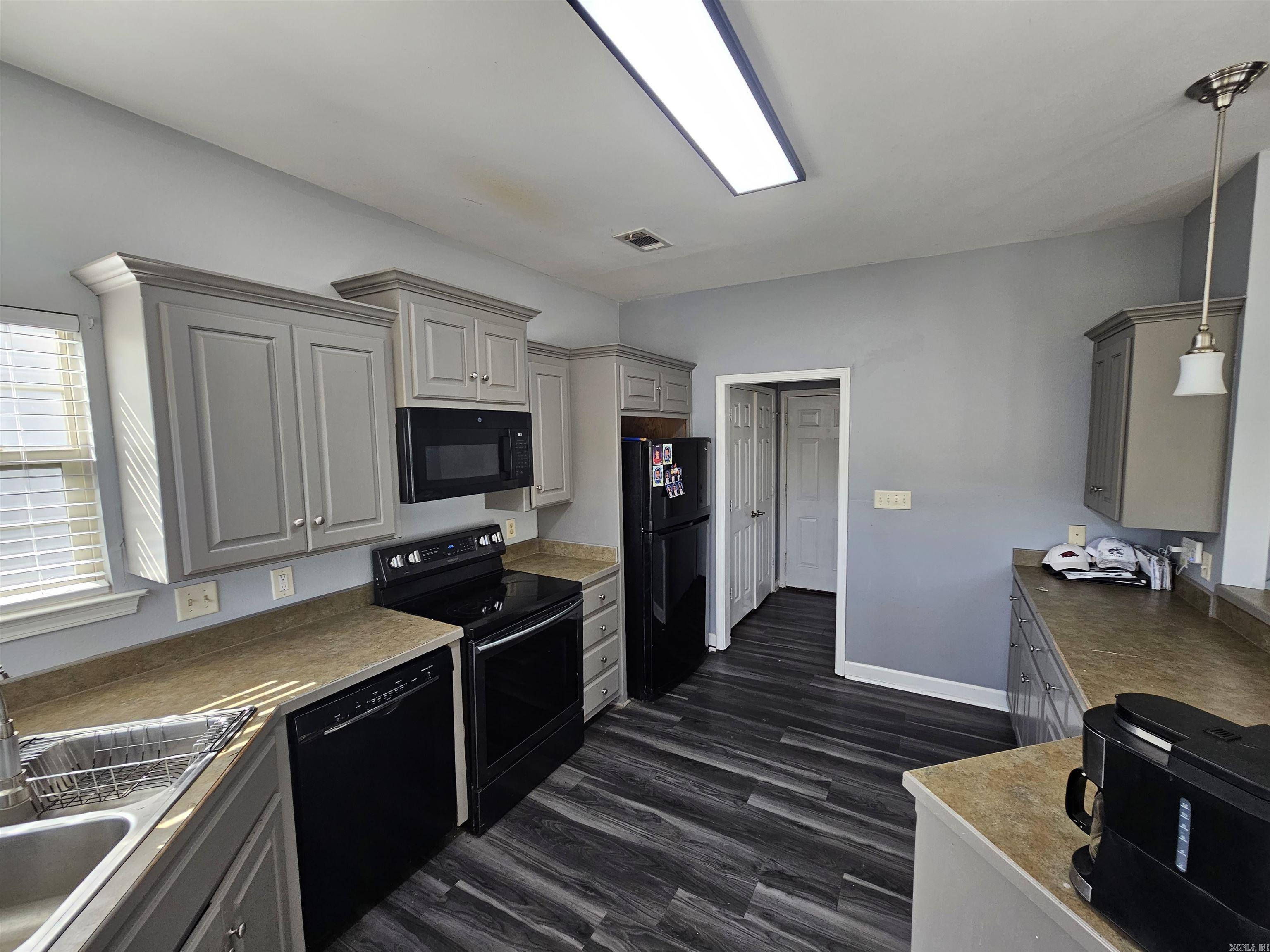 Centenial Valley - Residential Lease