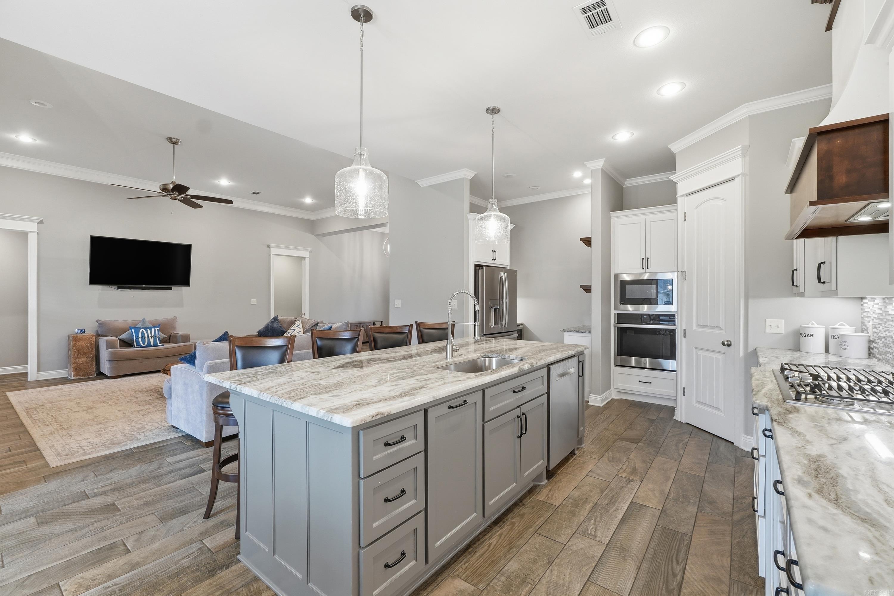 Salem Oaks - Residential