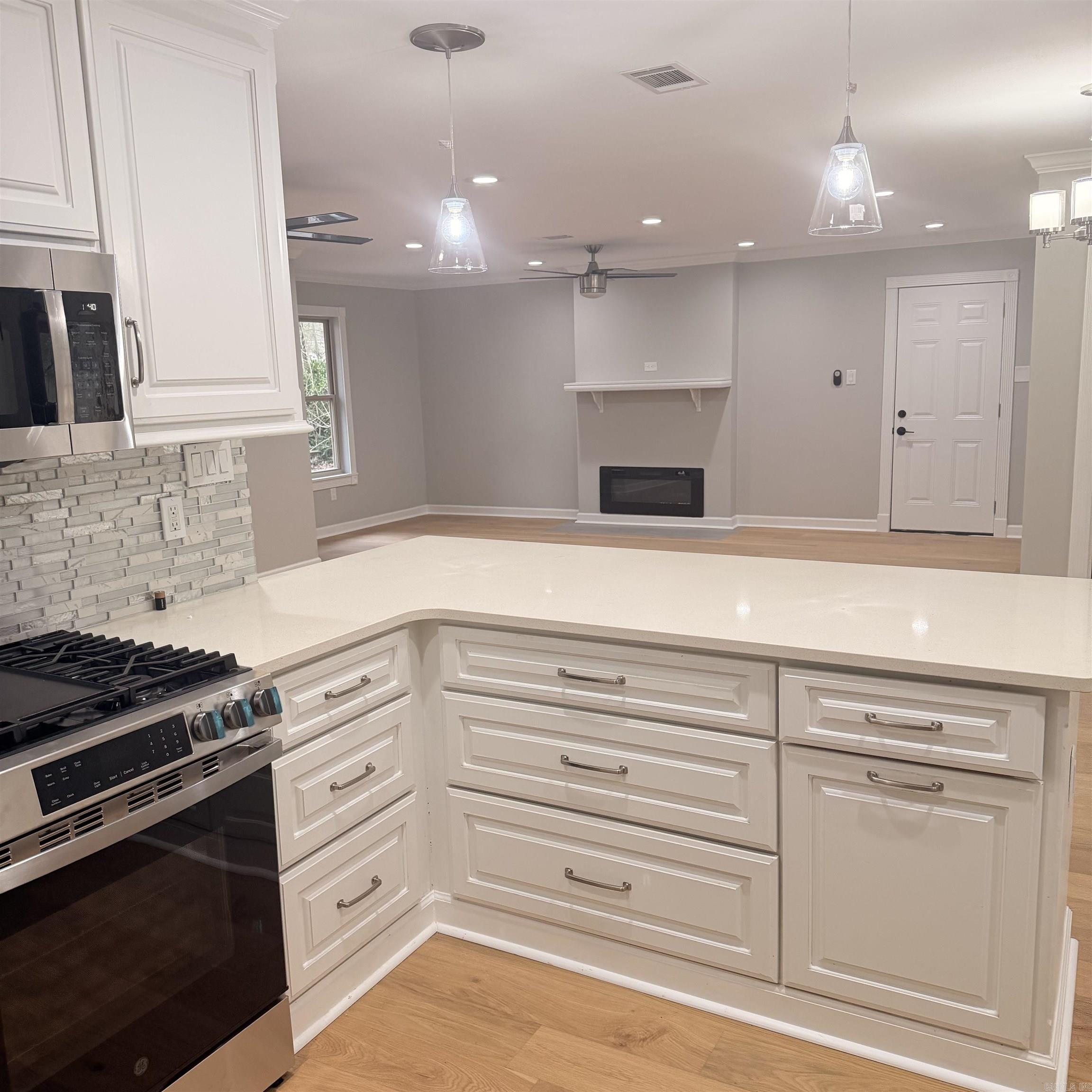 HOLLYWOOD HEIGHTS - Residential