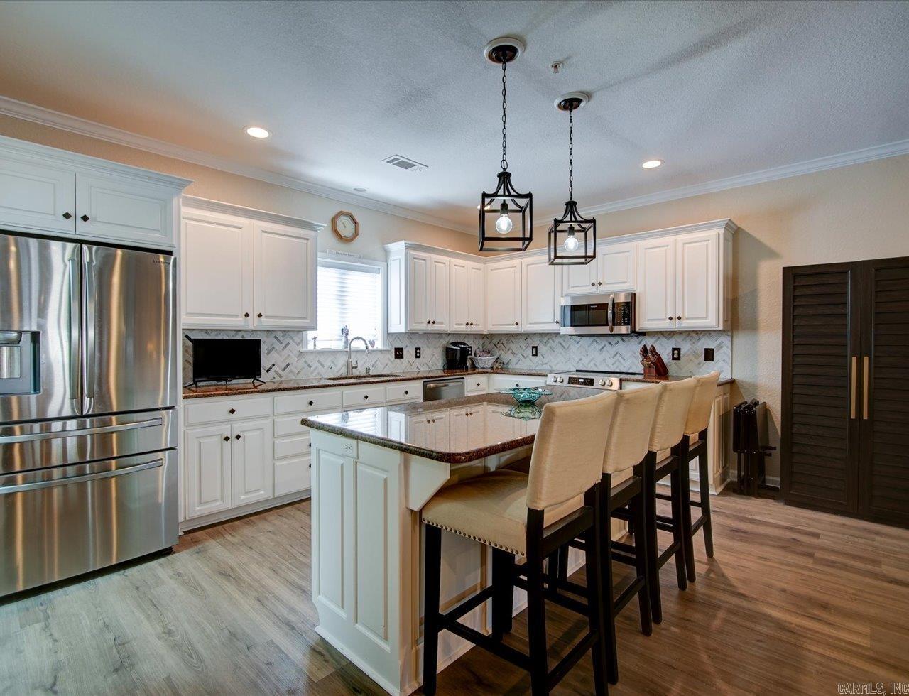 LAKE POINTE HPR - Residential