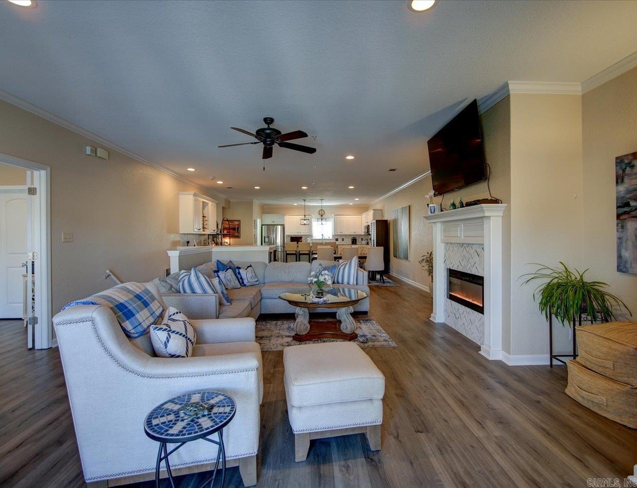 LAKE POINTE HPR - Residential