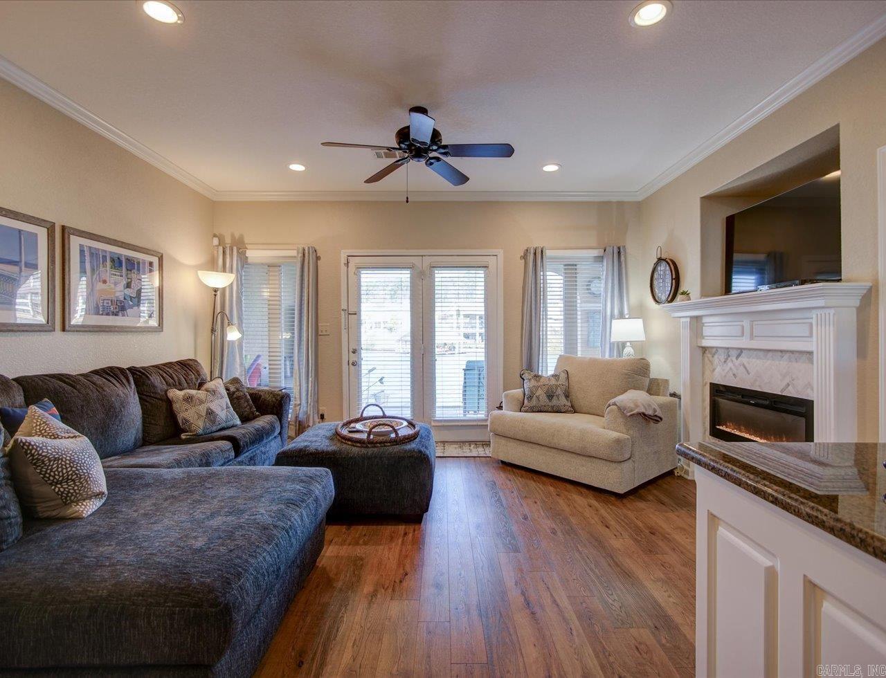 LAKE POINTE HPR - Residential