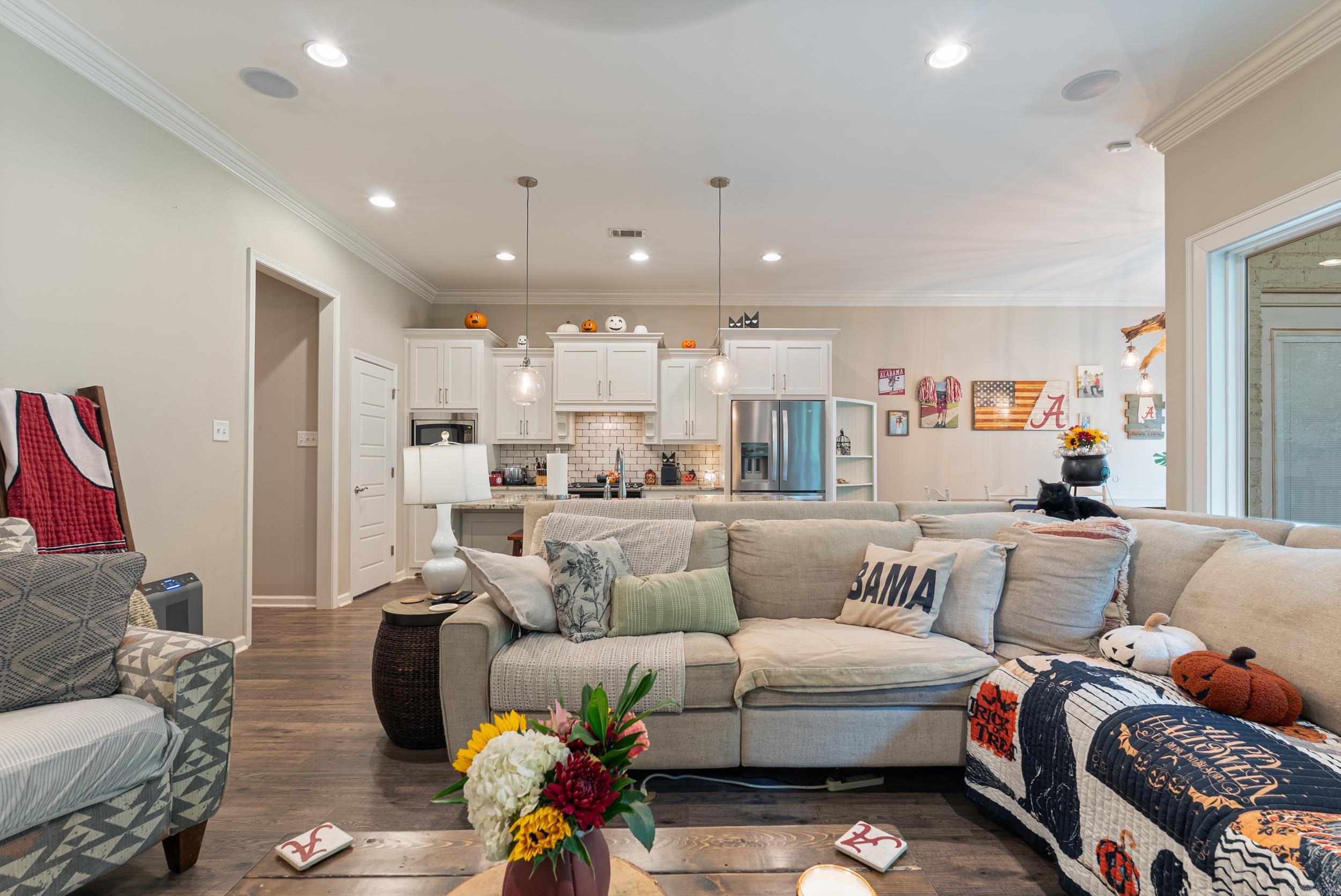 GIBRALTER HGTS - Residential