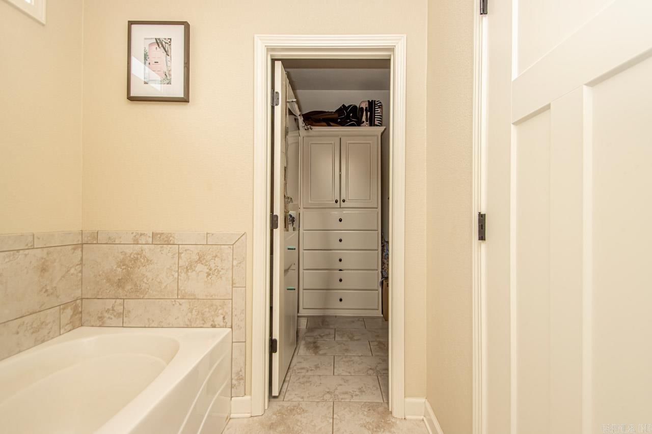 SHADOW CREEK - Residential