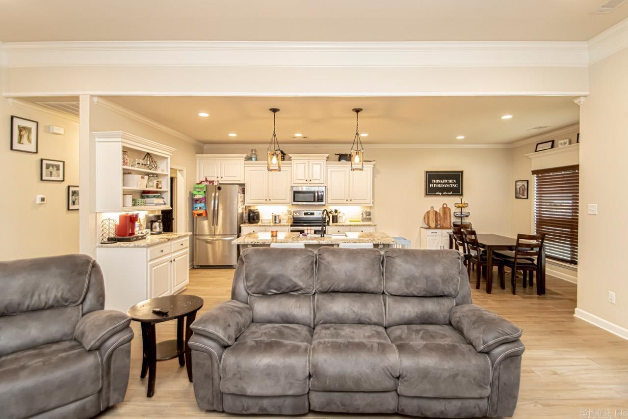 SHADOW CREEK - Residential