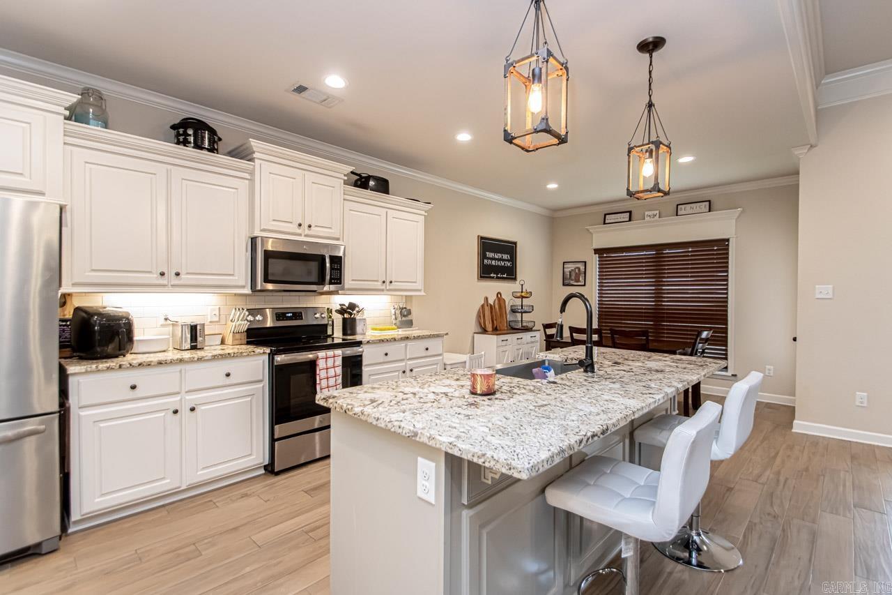 SHADOW CREEK - Residential