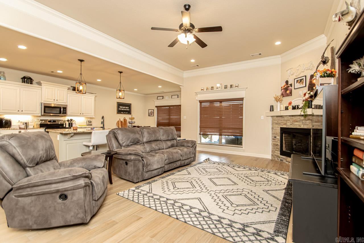 SHADOW CREEK - Residential