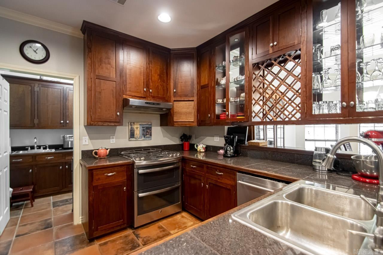 CAMBRIDGE PLACE - Residential