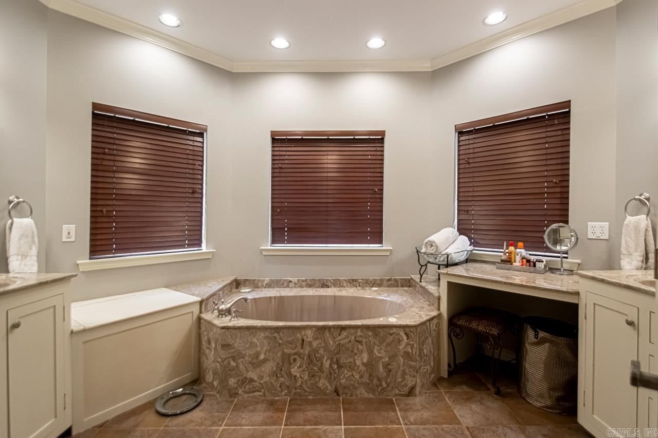 CAMBRIDGE PLACE - Residential