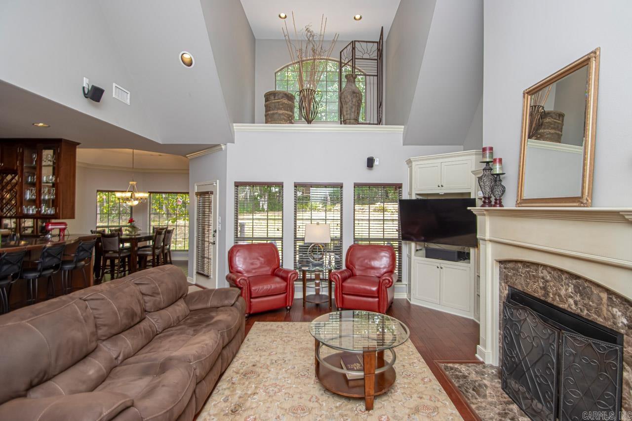 CAMBRIDGE PLACE - Residential