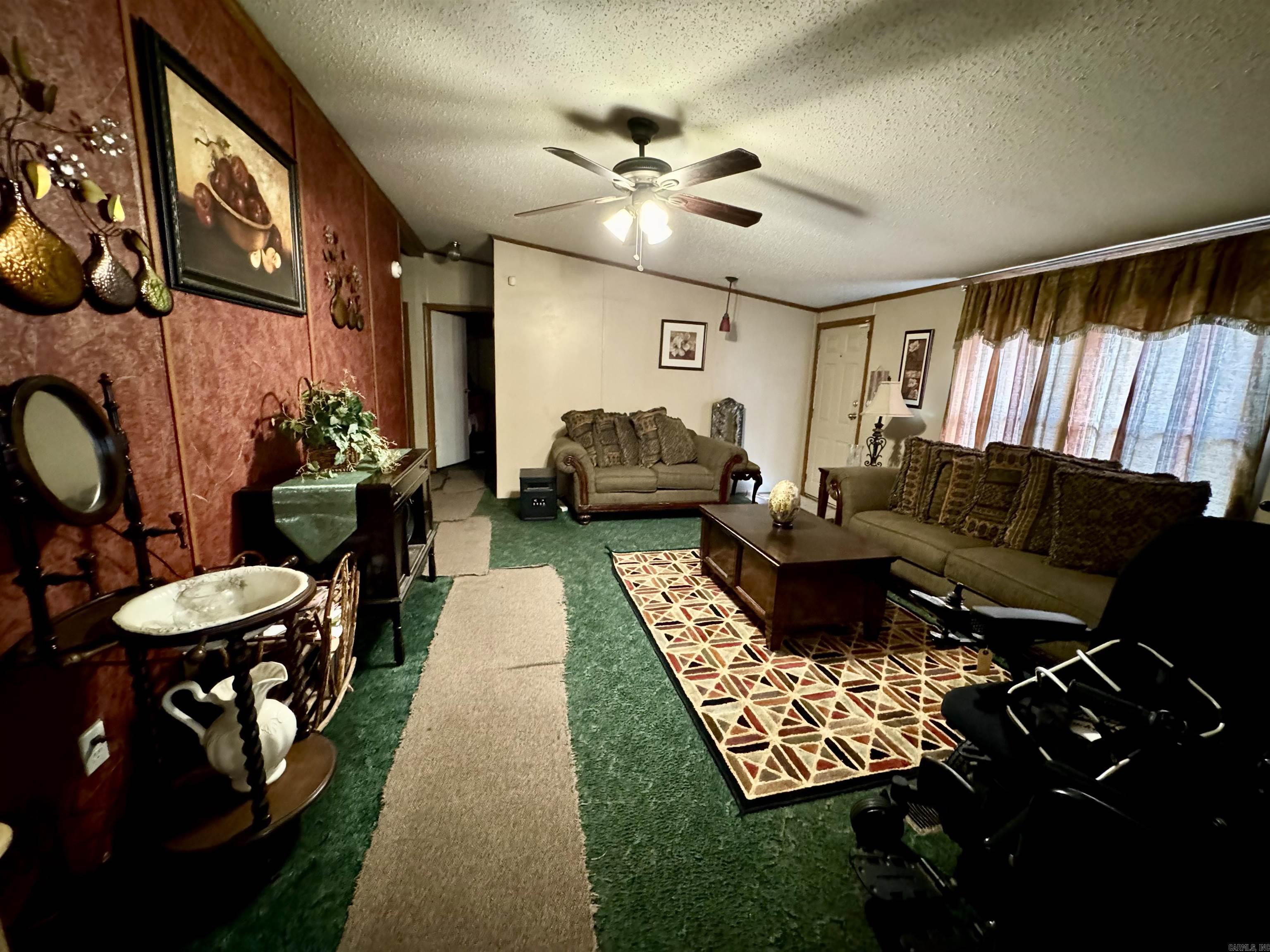 PINE LANE NORTH - Residential