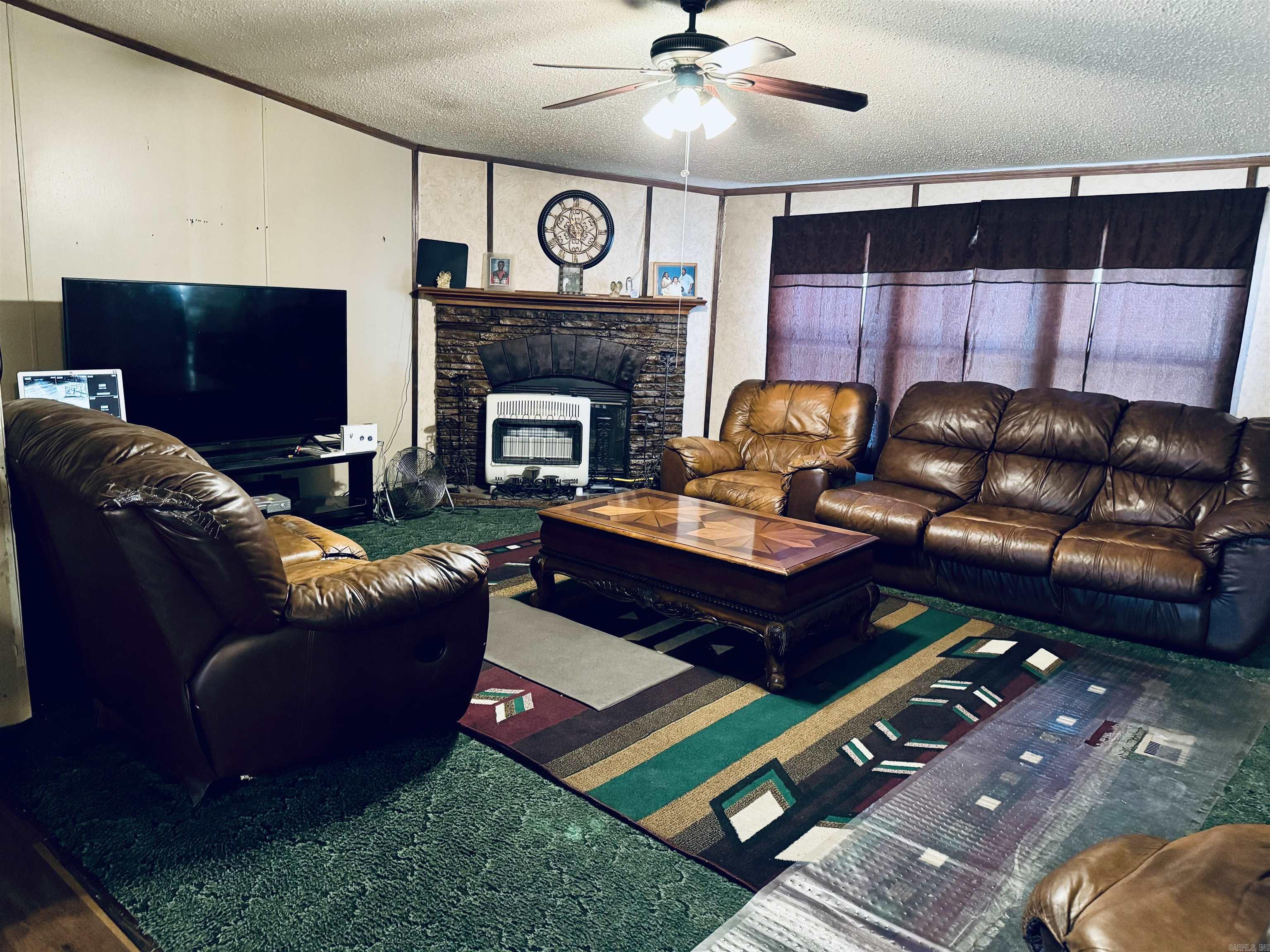 PINE LANE NORTH - Residential