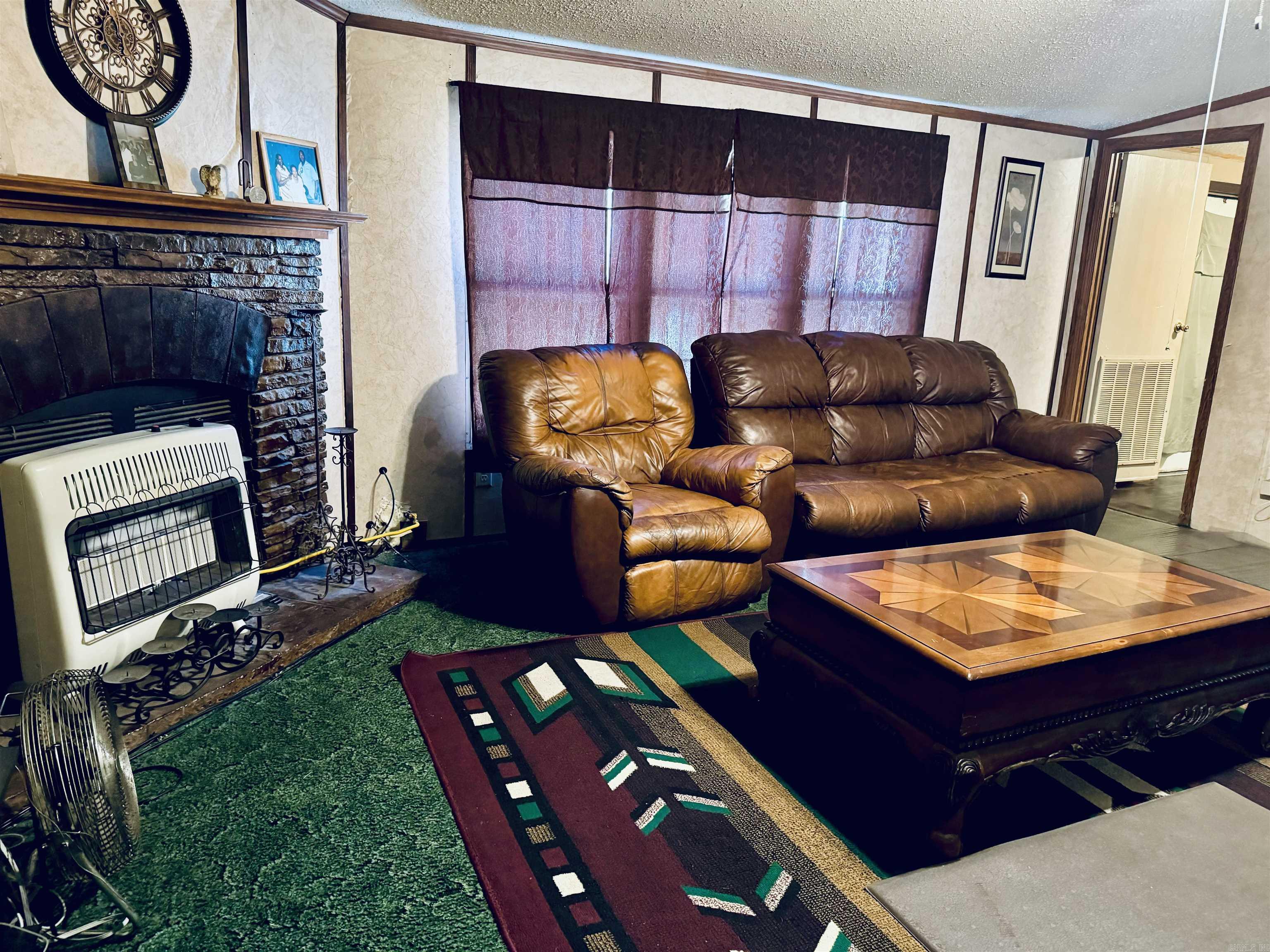 PINE LANE NORTH - Residential