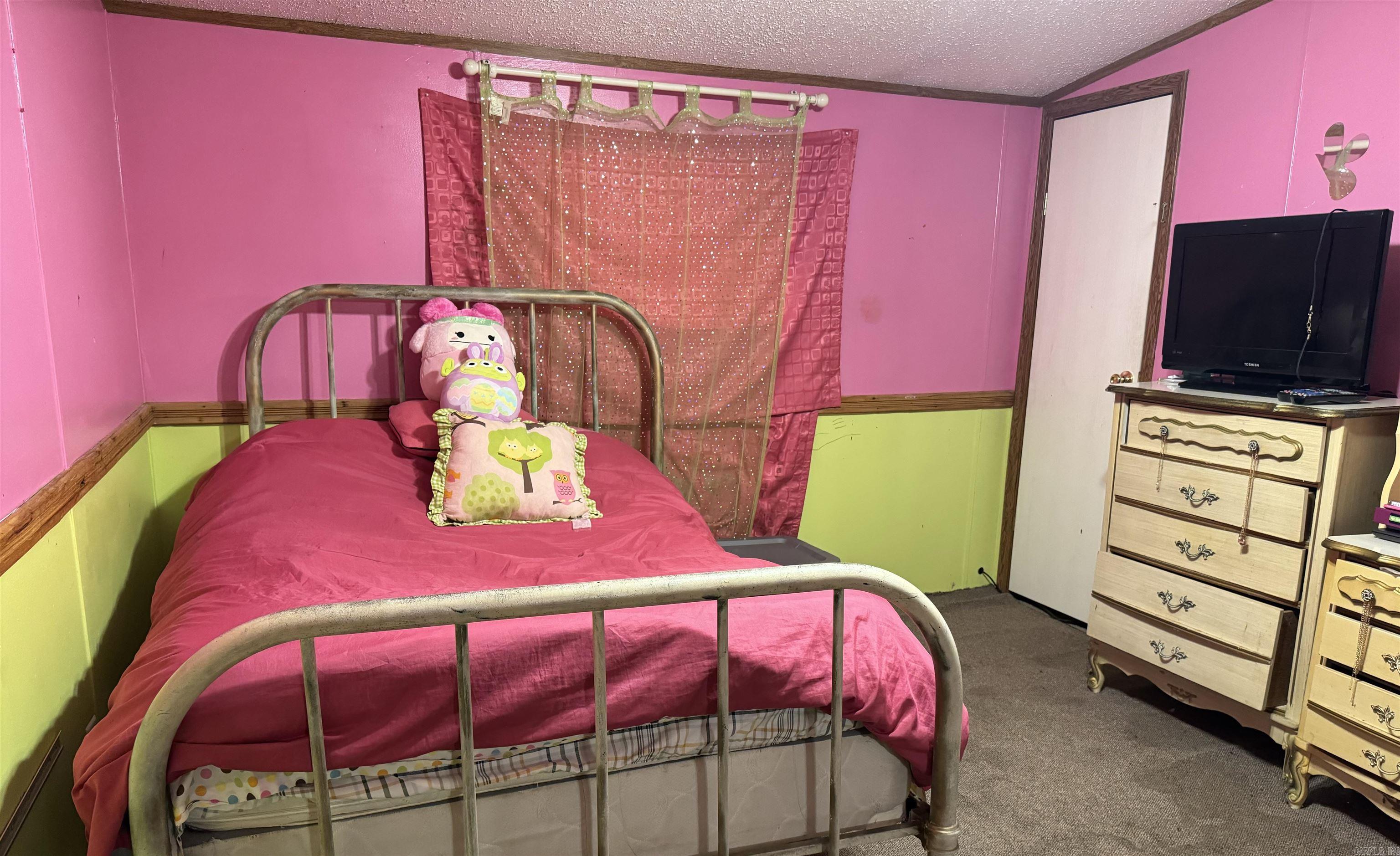 PINE LANE NORTH - Residential