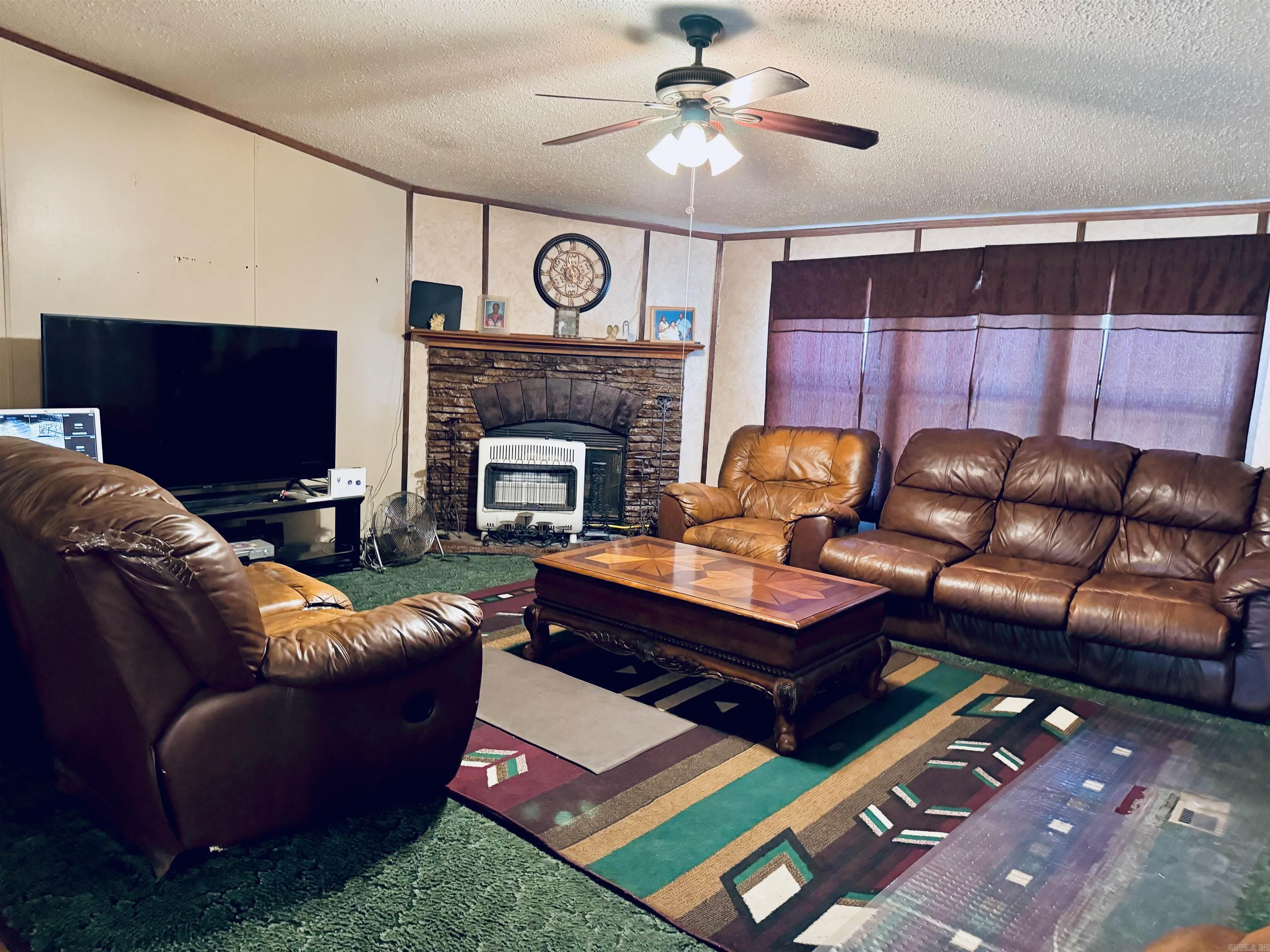 PINE LANE NORTH - Residential