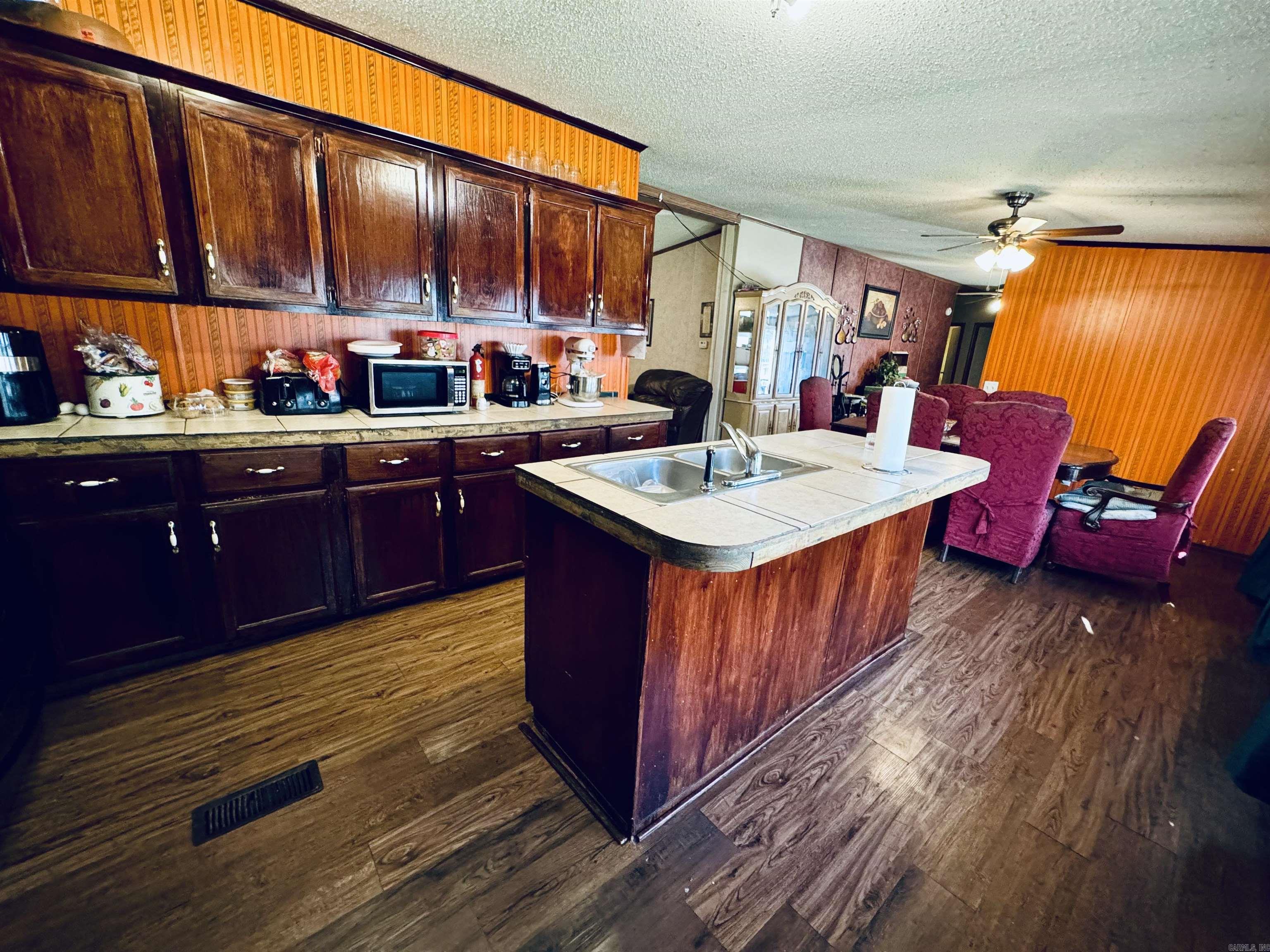 PINE LANE NORTH - Residential