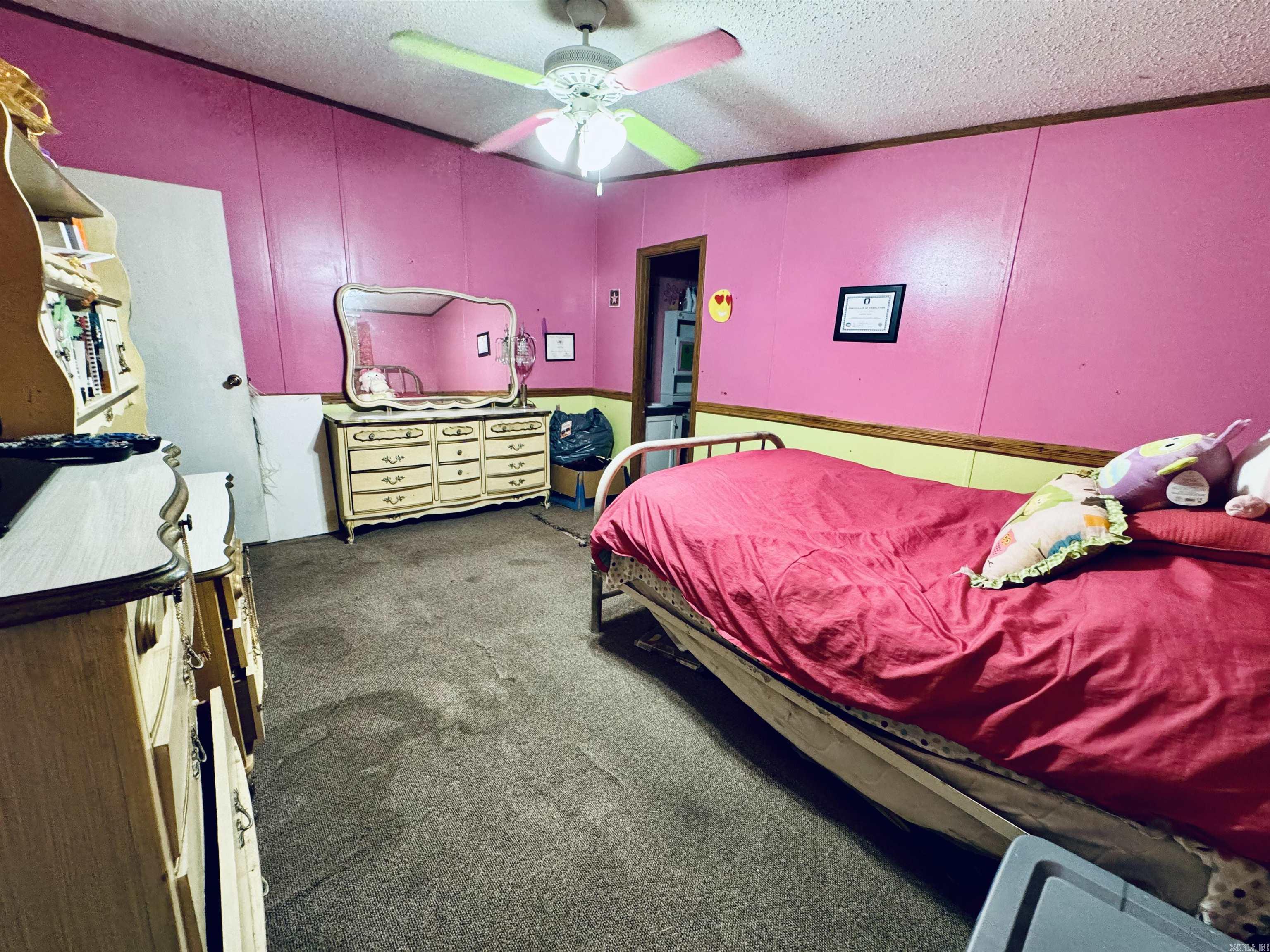 PINE LANE NORTH - Residential