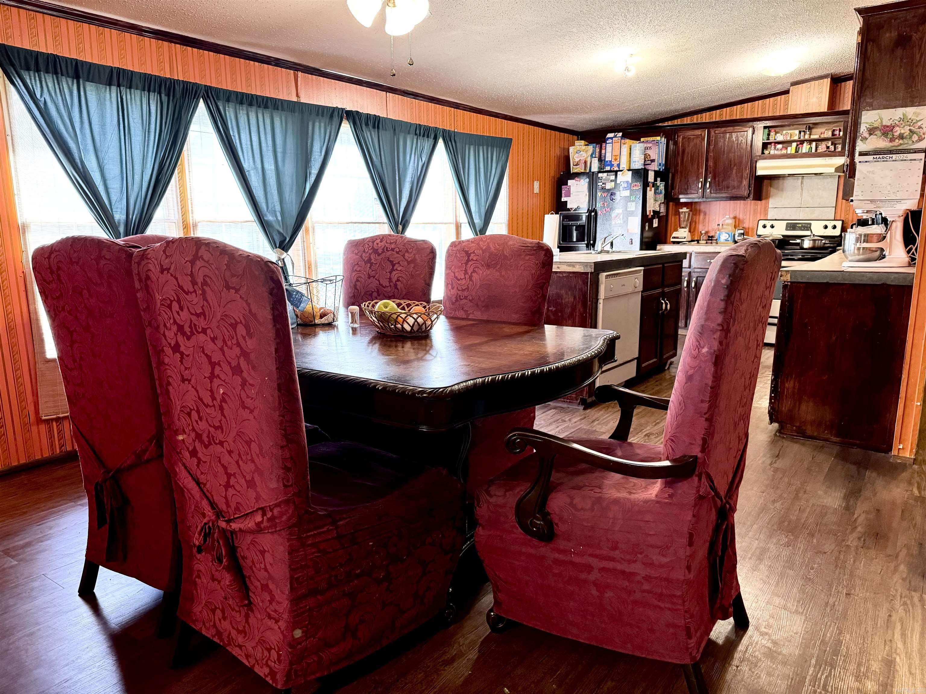 PINE LANE NORTH - Residential