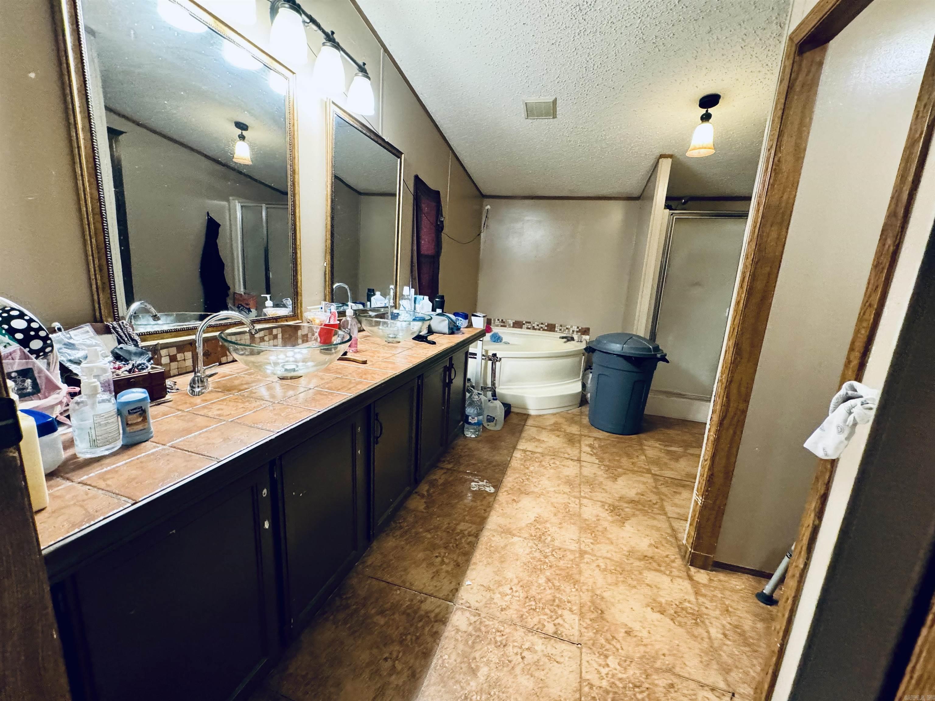 PINE LANE NORTH - Residential