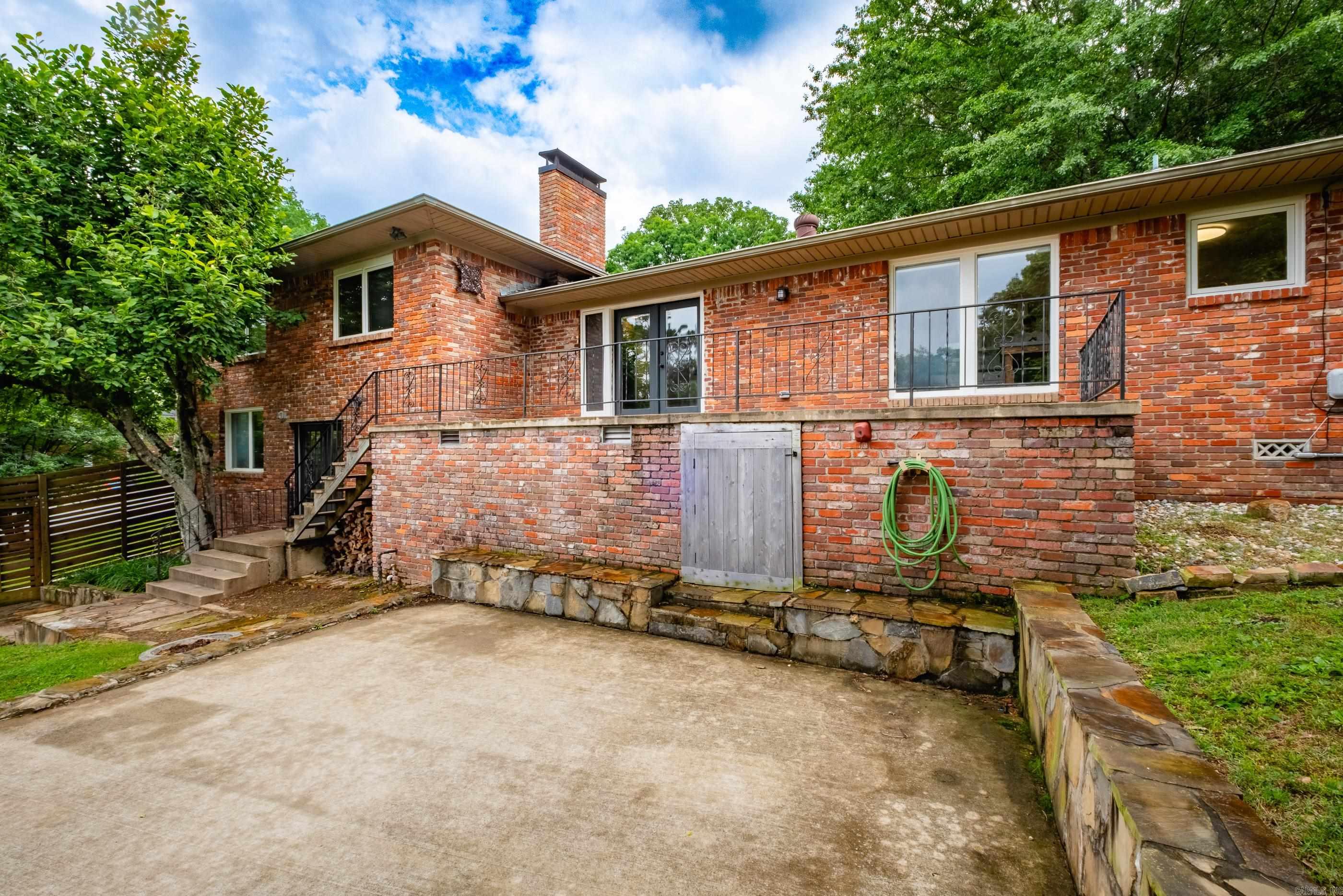 PLAZA HEIGHTS - Residential