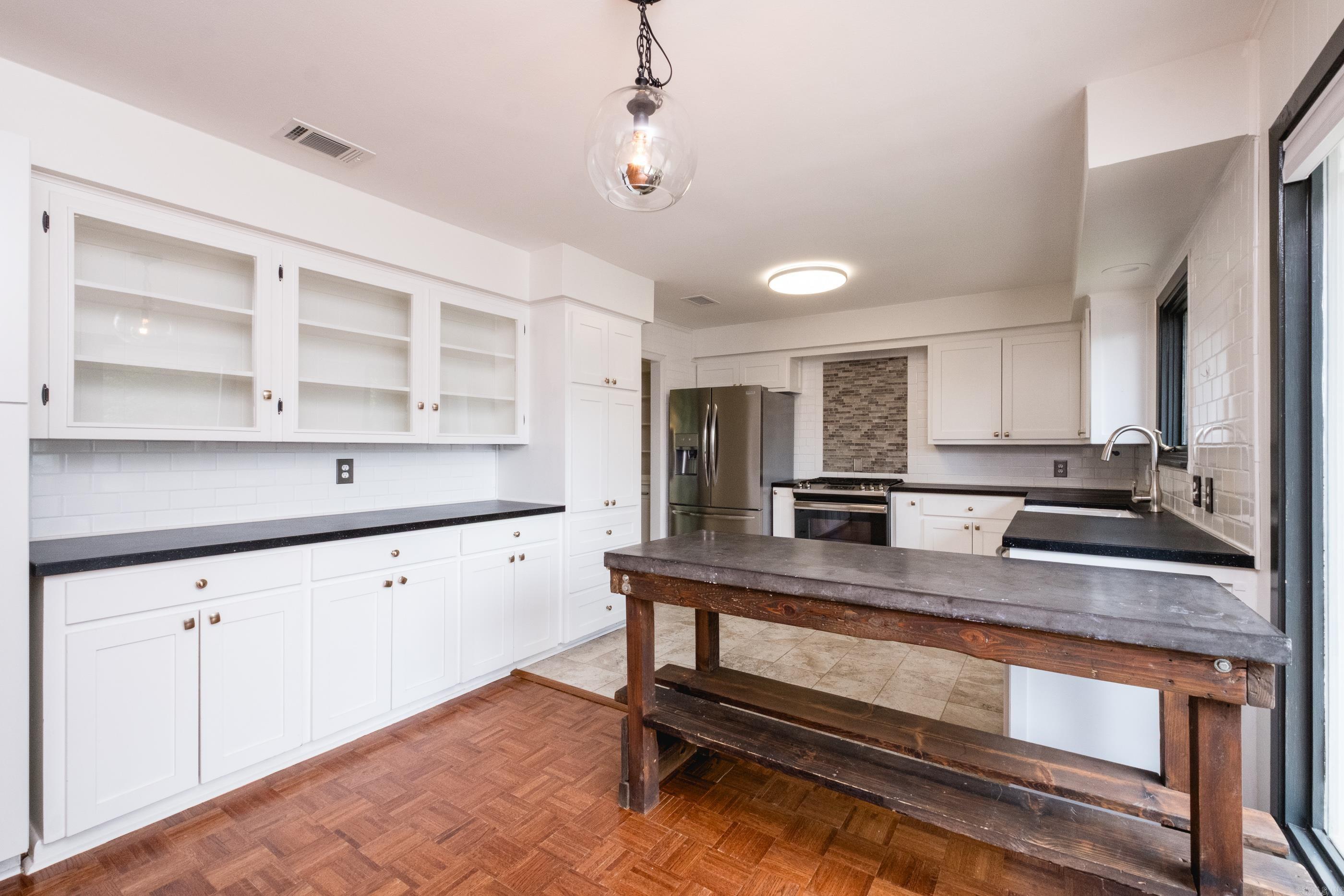 PLAZA HEIGHTS - Residential
