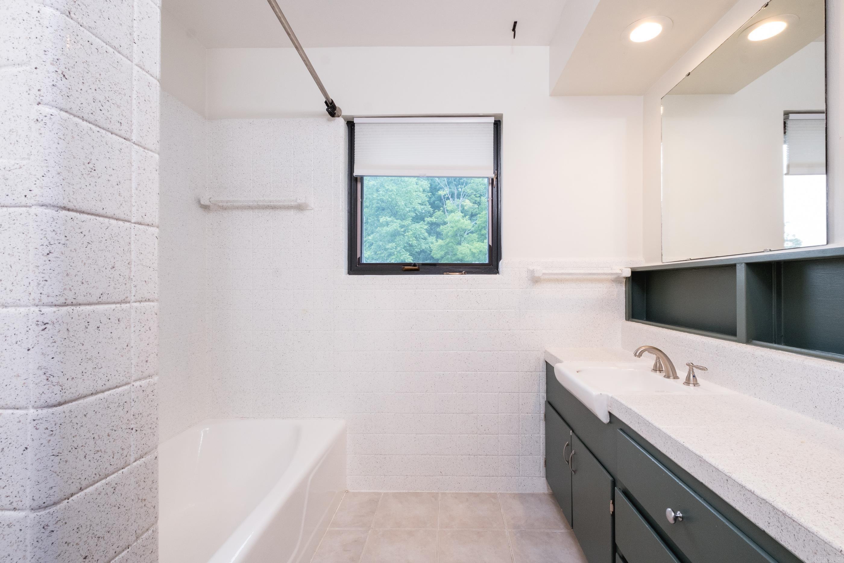 PLAZA HEIGHTS - Residential