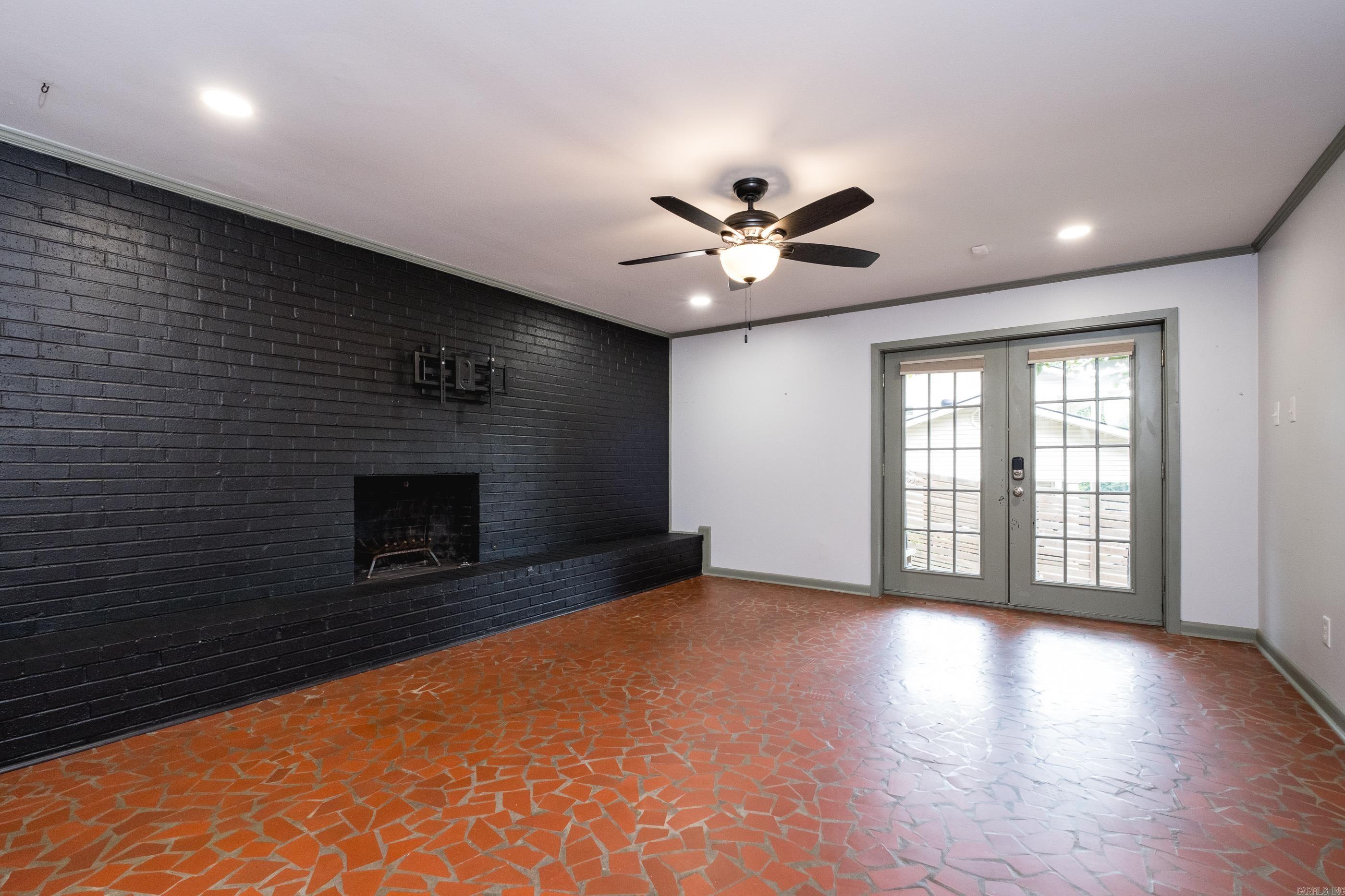 PLAZA HEIGHTS - Residential