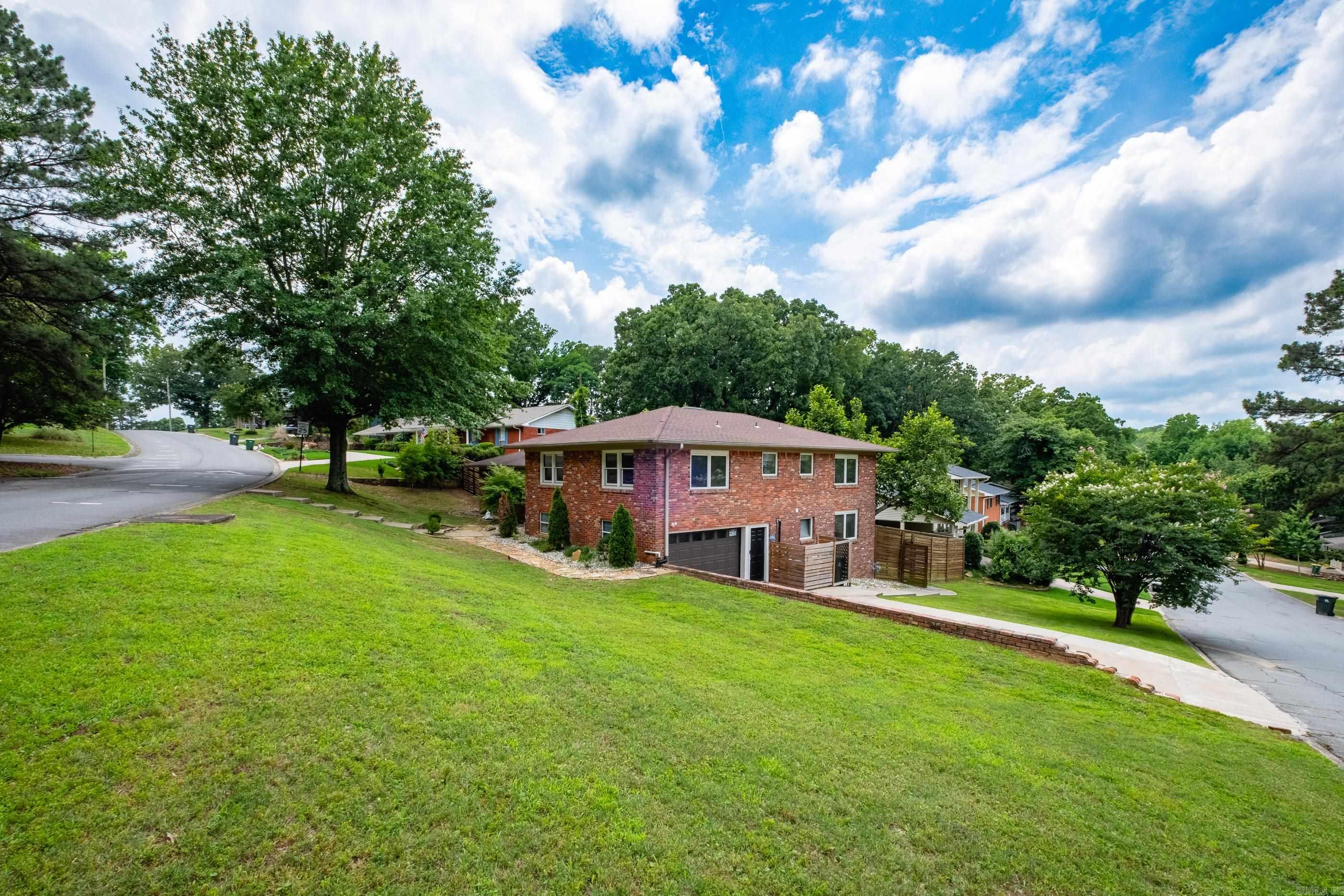 PLAZA HEIGHTS - Residential