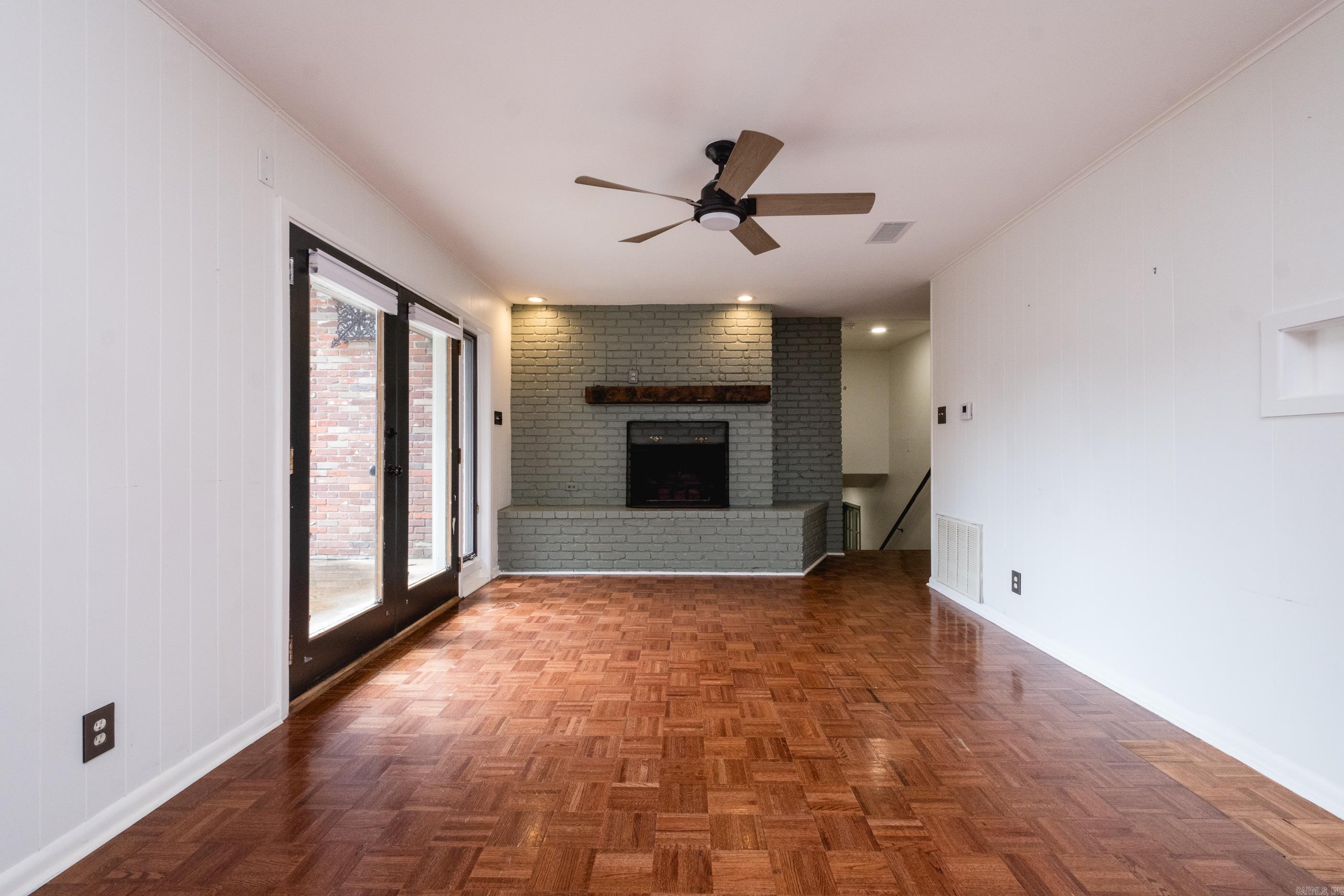 PLAZA HEIGHTS - Residential