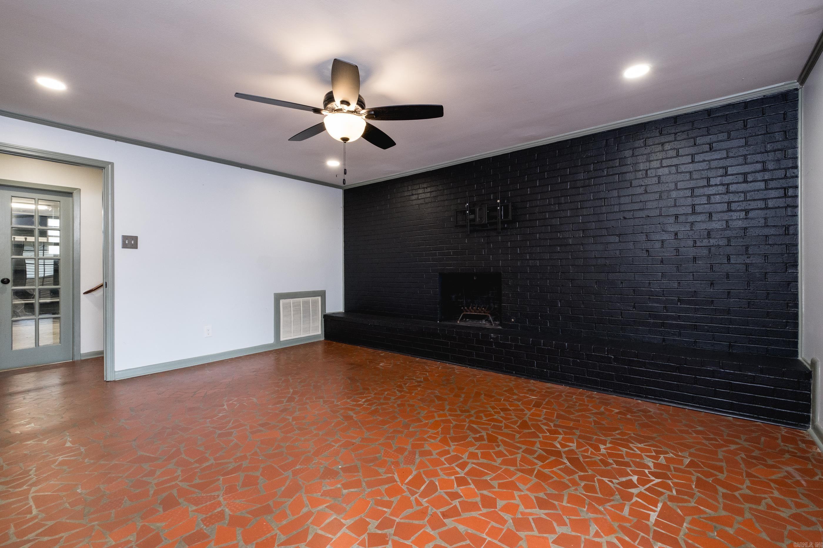 PLAZA HEIGHTS - Residential